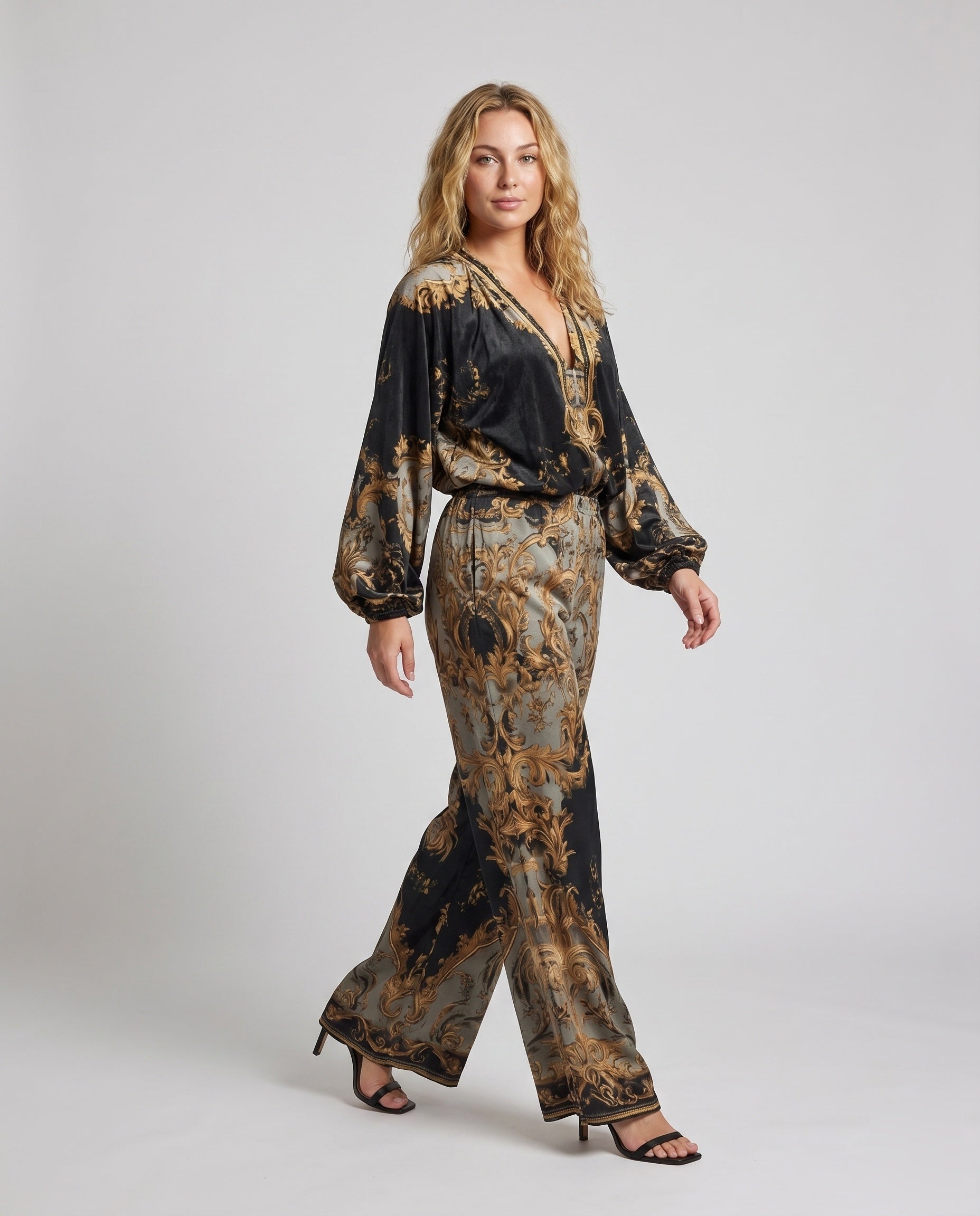 Product 15639223009610 - full_body_front