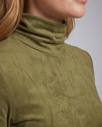 Product 15639223501130 - close_up_detail