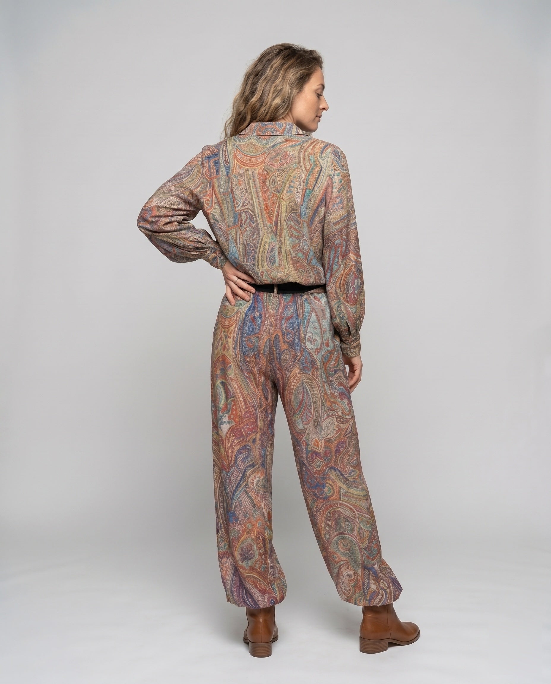 Product 15639224451402 - back_view