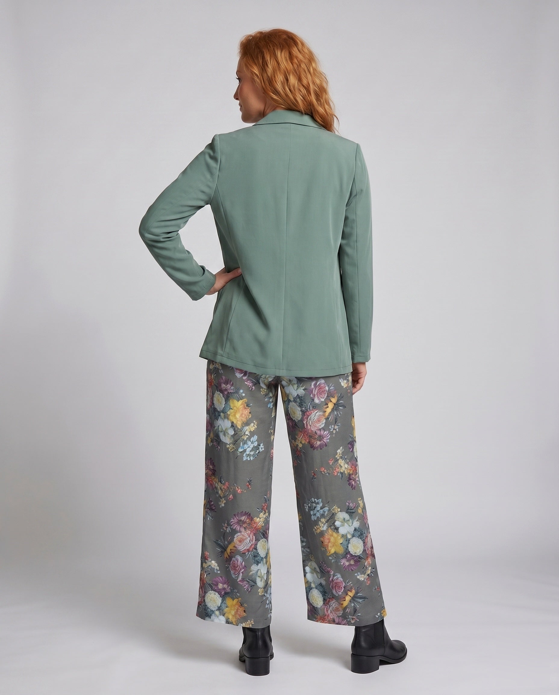 Product 15639236542794 - back_view
