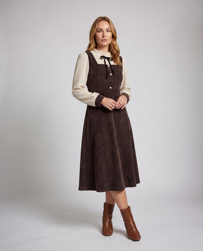 Damen Cordkleid mit Rüschenkragen und dekorativen Knöpfen