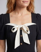 Damen Elegantes Kleid mit Puffärmeln und dekorativem Bindegürtel