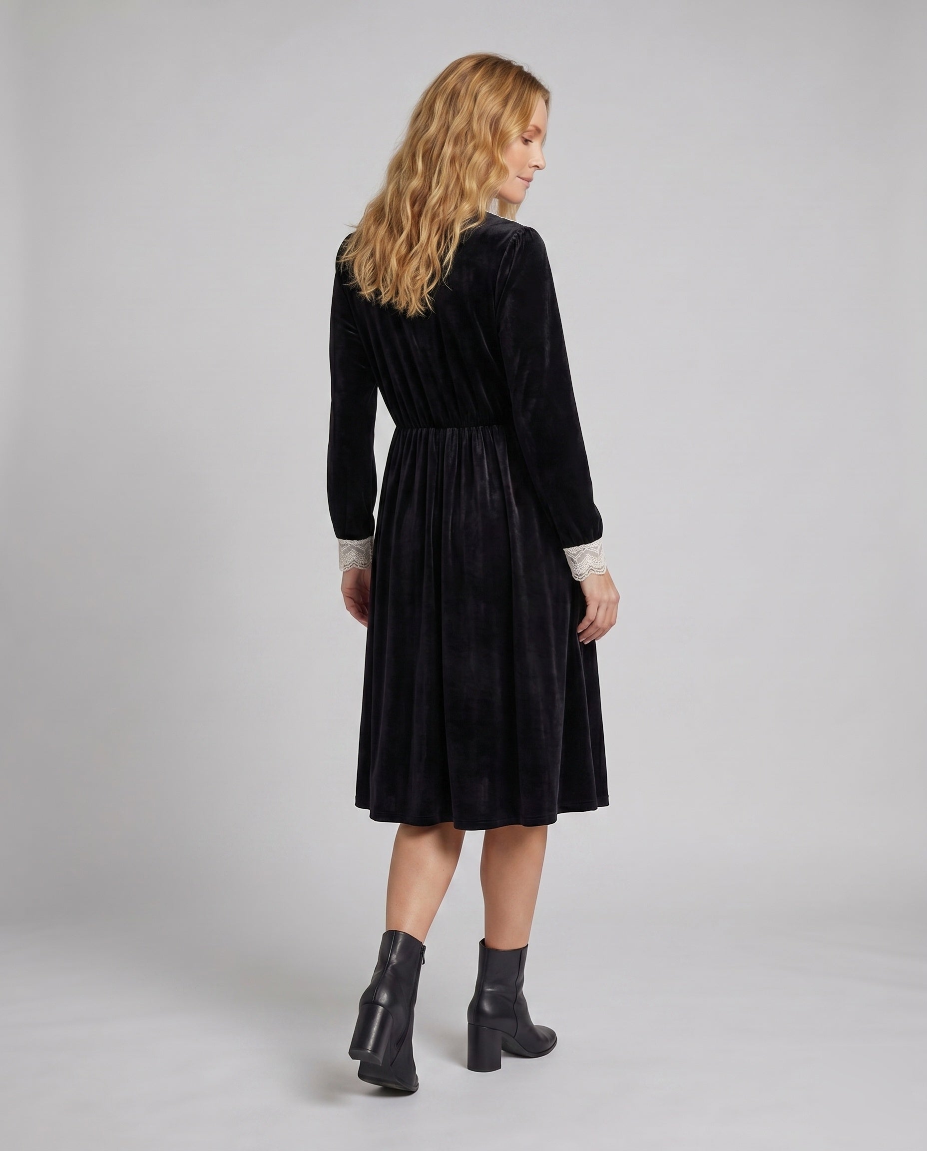 Product 15641122570570 - back_view