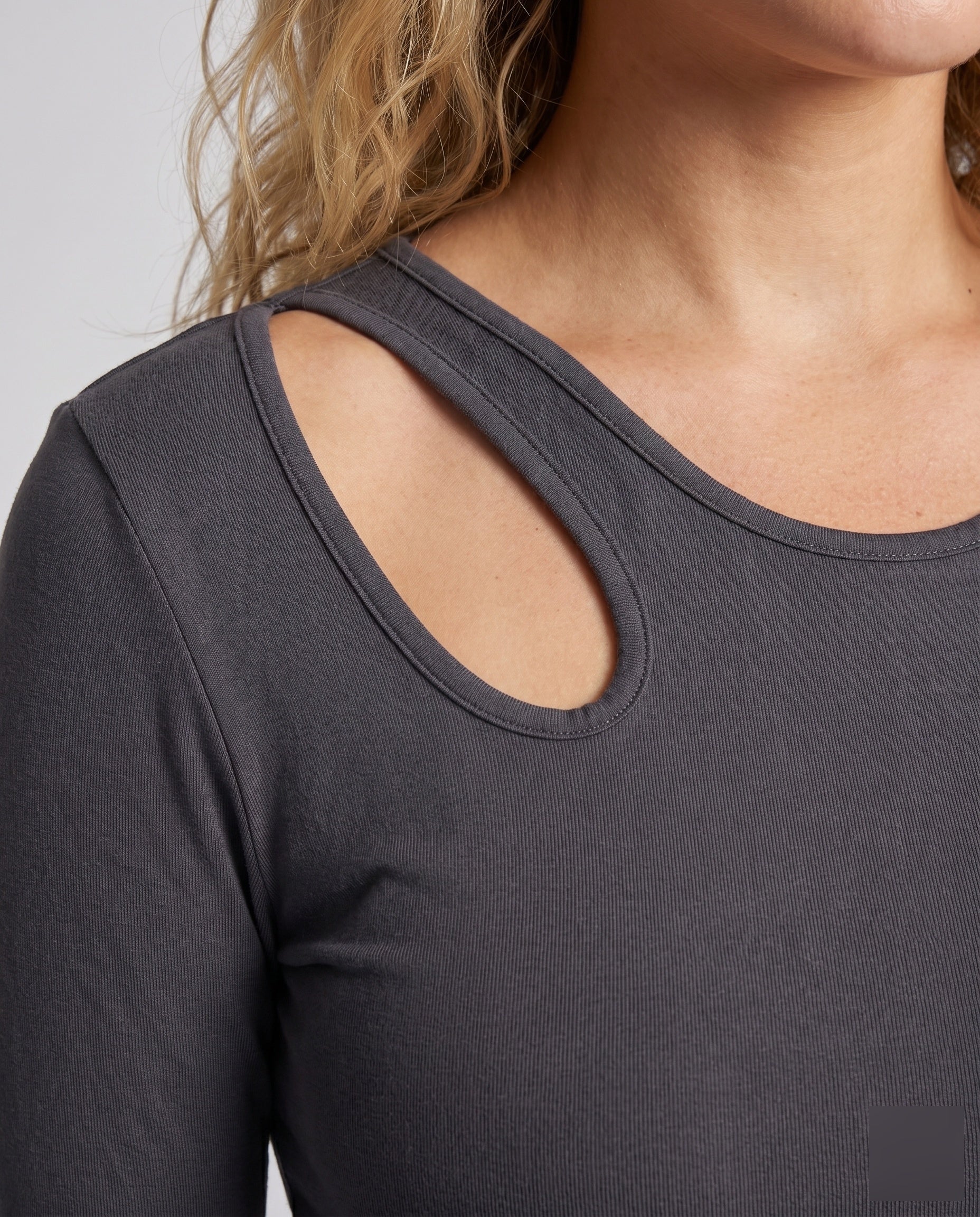 Product 15641126830410 - close_up_detail