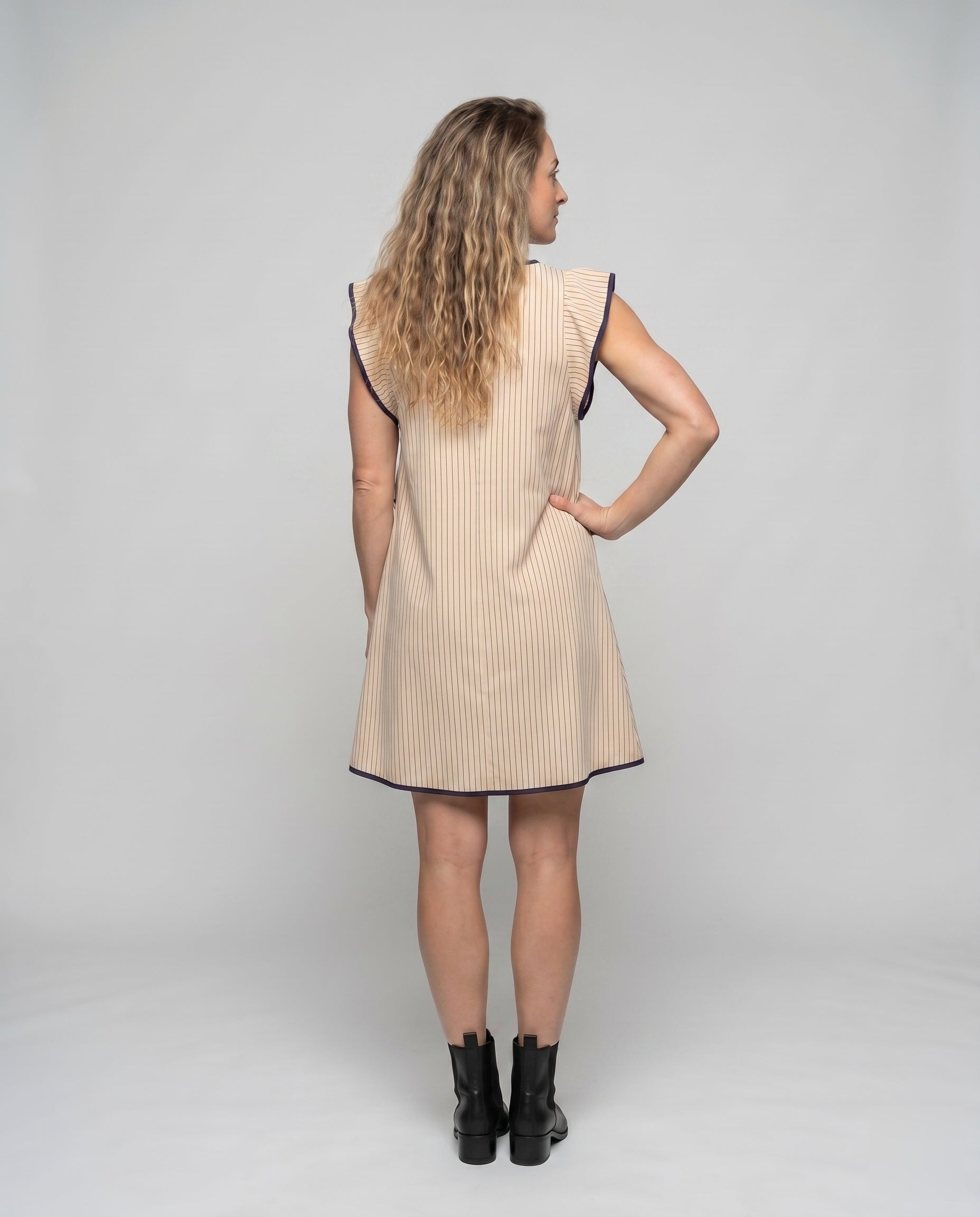 Product 15641150488906 - back_view