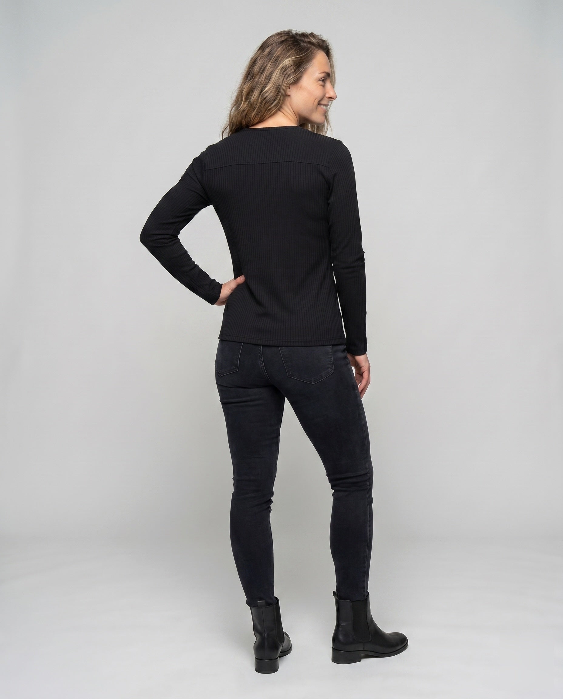 Product 15641165070666 - back_view
