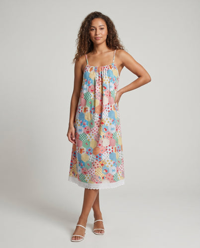 Damen Luftiges Sommerkleid mit buntem Patchwork-Muster und fröhlichem Saum