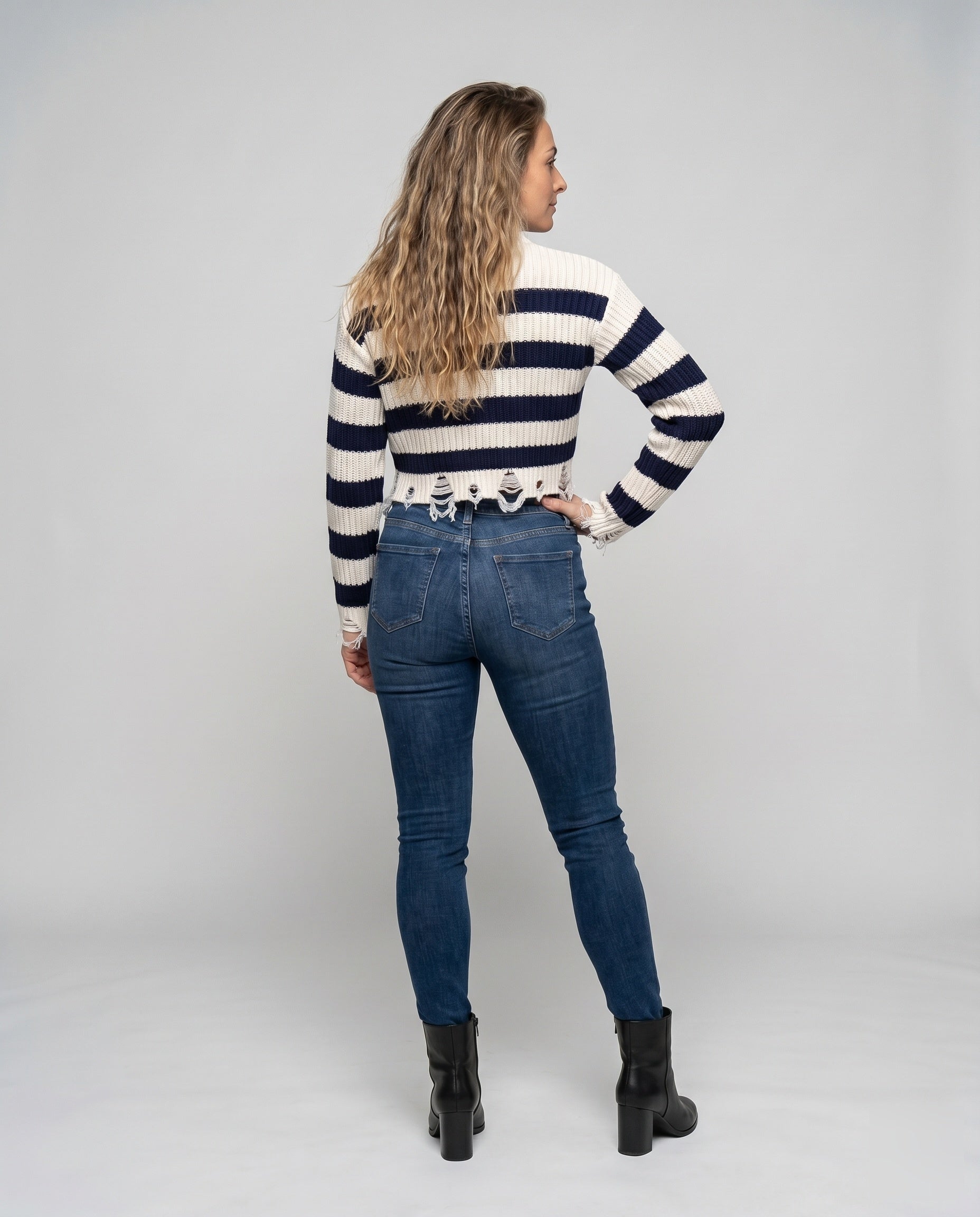 Product 15642540736842 - back_view