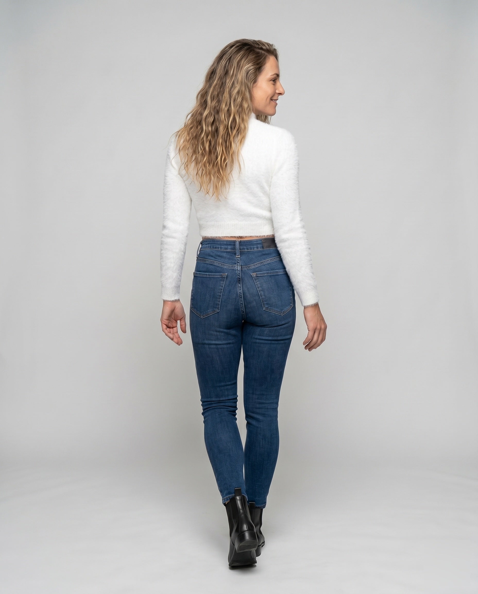 Product 15642540835146 - back_view