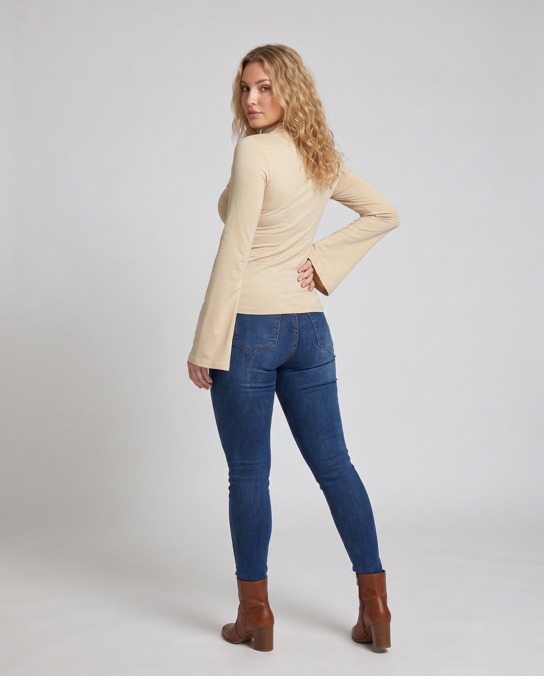 Product 15642541752650 - back_view