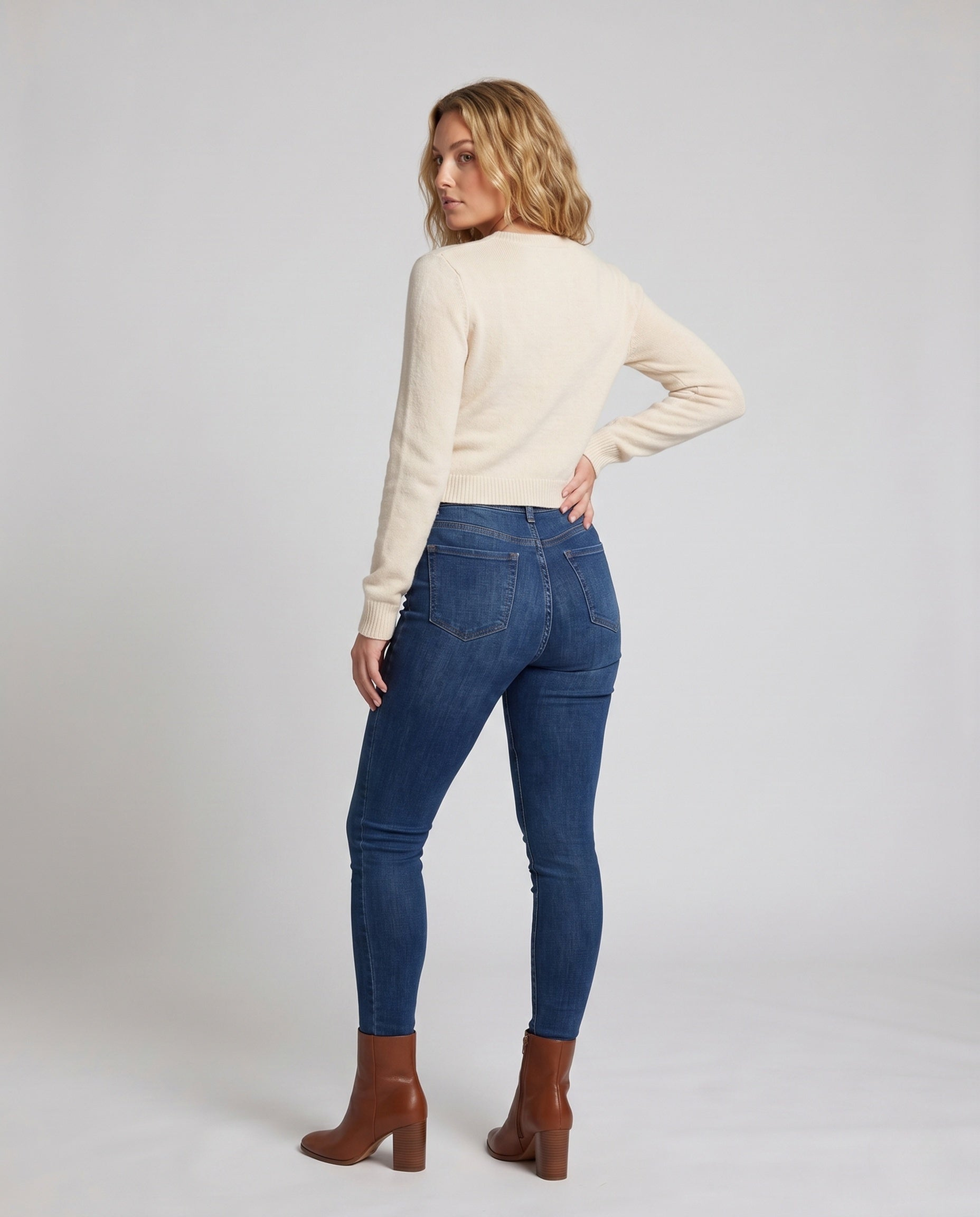 Product 15642556170570 - back_view