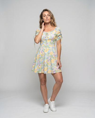 Damen Verspieltes Kleid mit Rüschen und floralen Akzenten R&B
