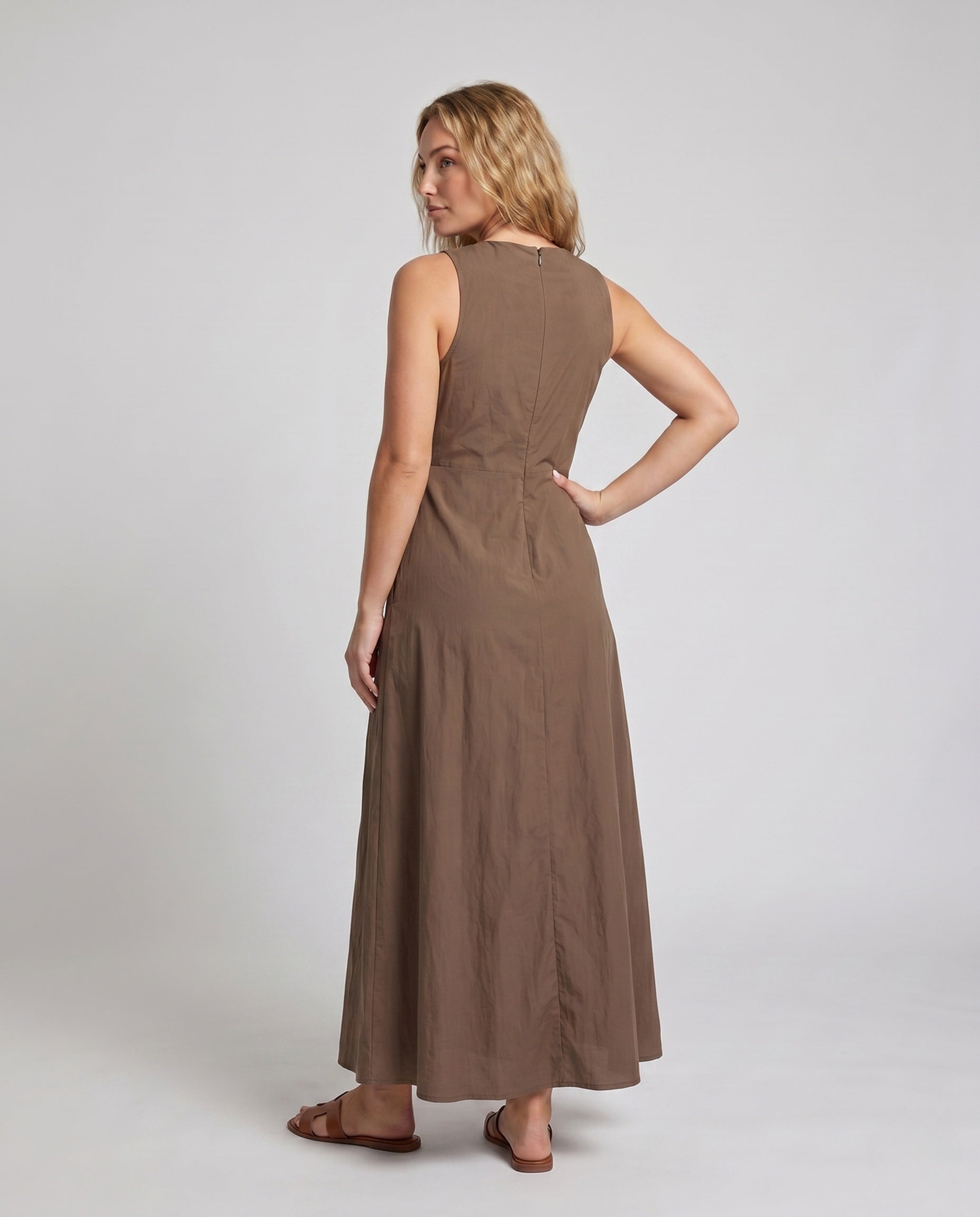 Product 15642576650570 - back_view