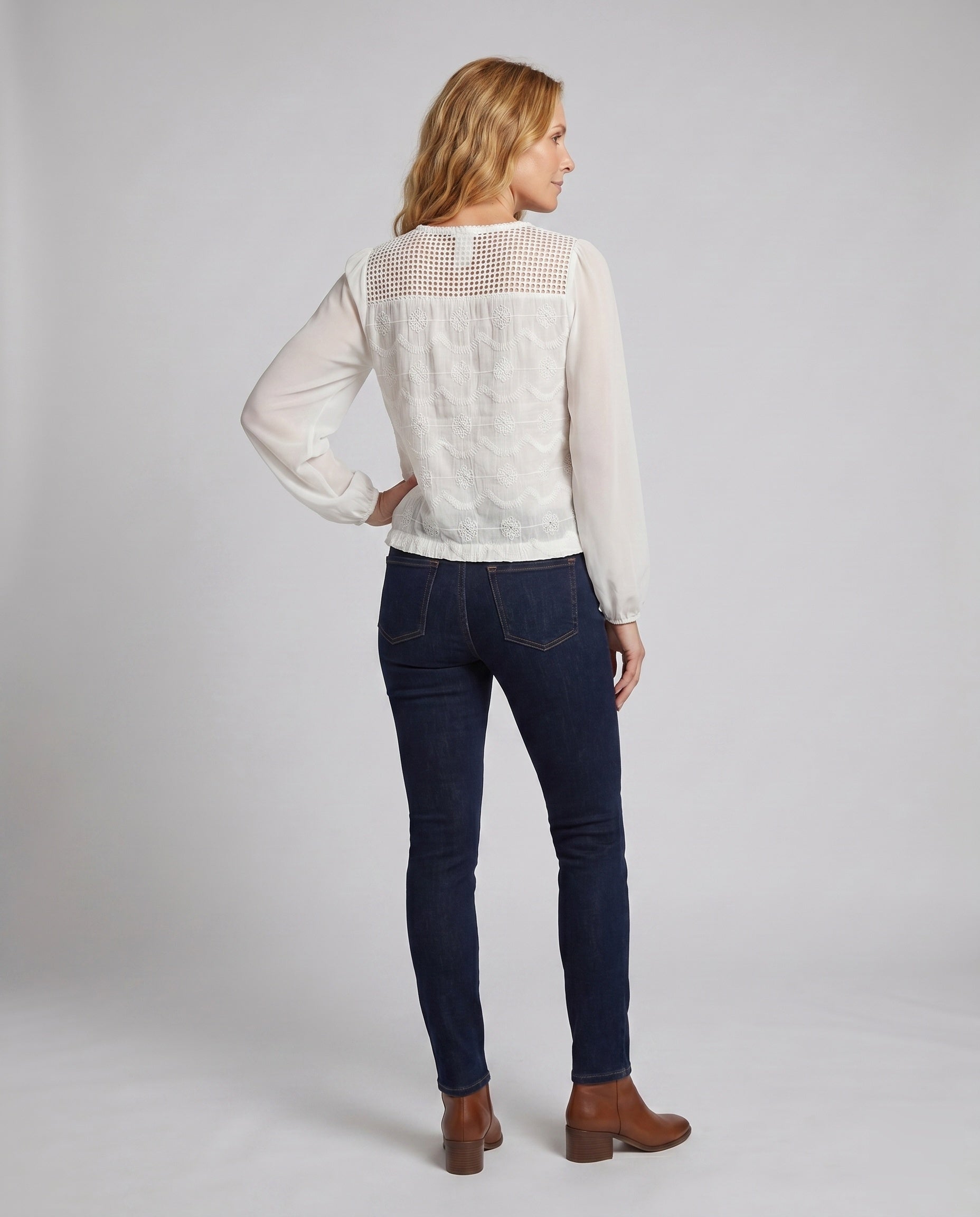 Product 15645929177418 - back_view