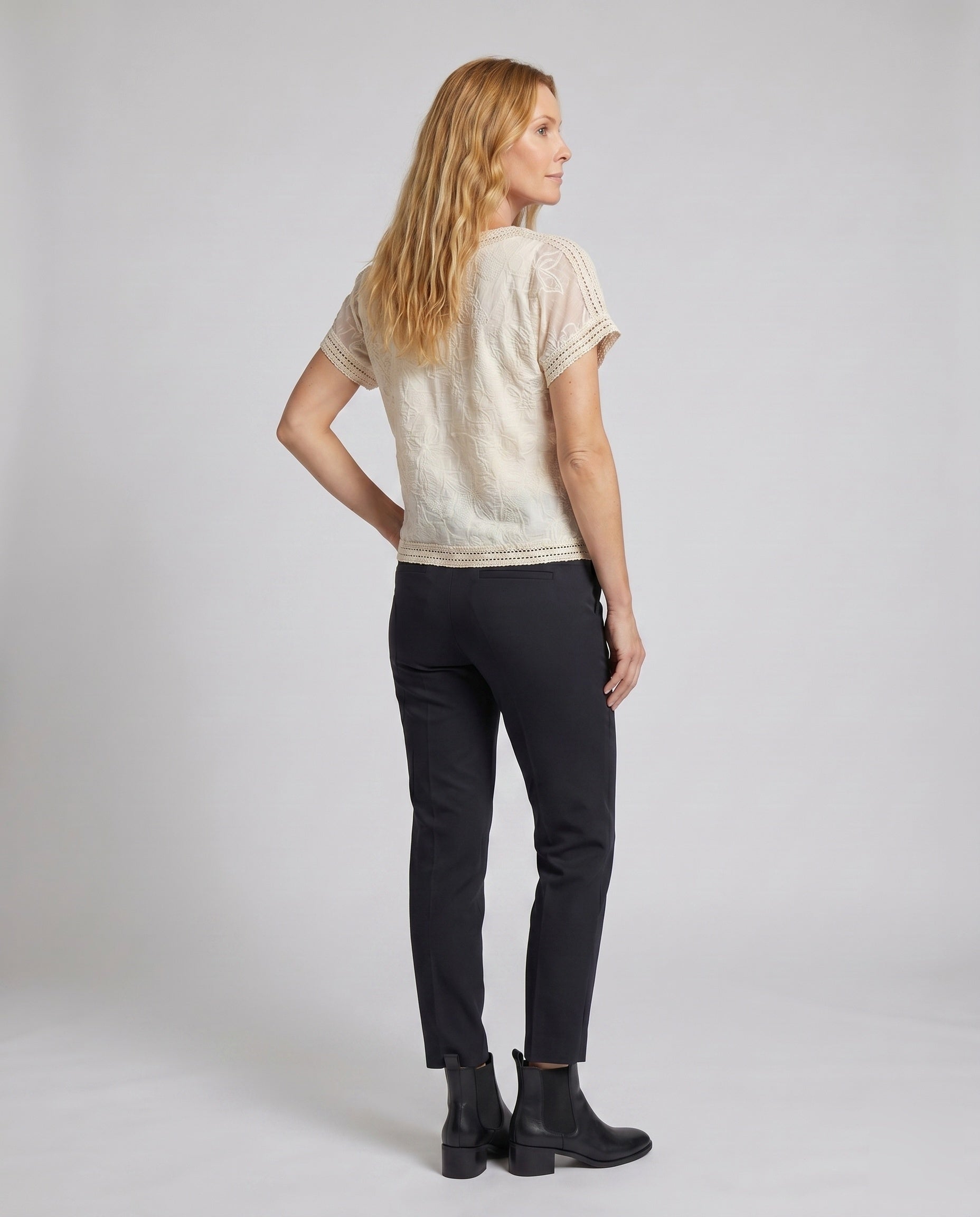 Product 15645930389834 - back_view