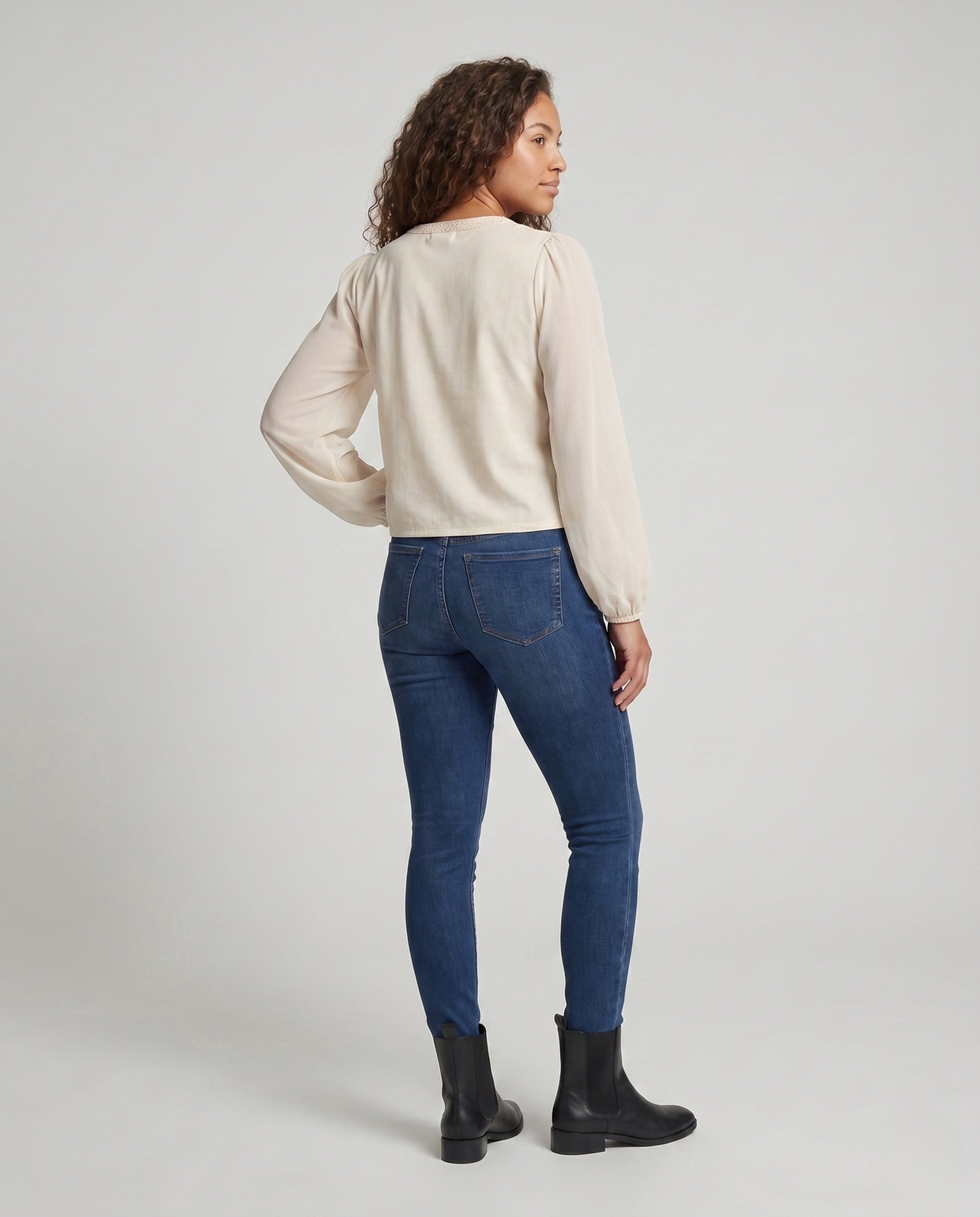 Product 15645933109578 - back_view