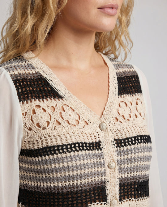 Product 15645935829322 - close_up_detail