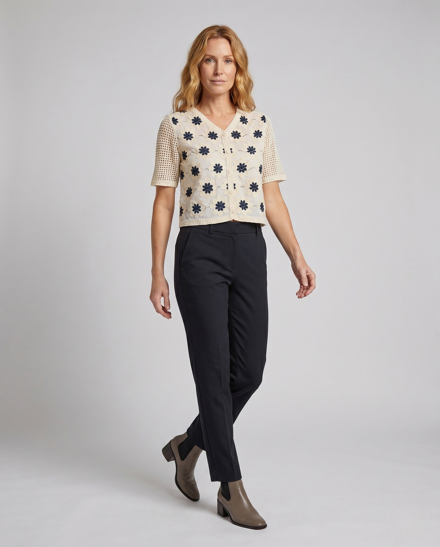 Product 15645936124234 - full_body_front