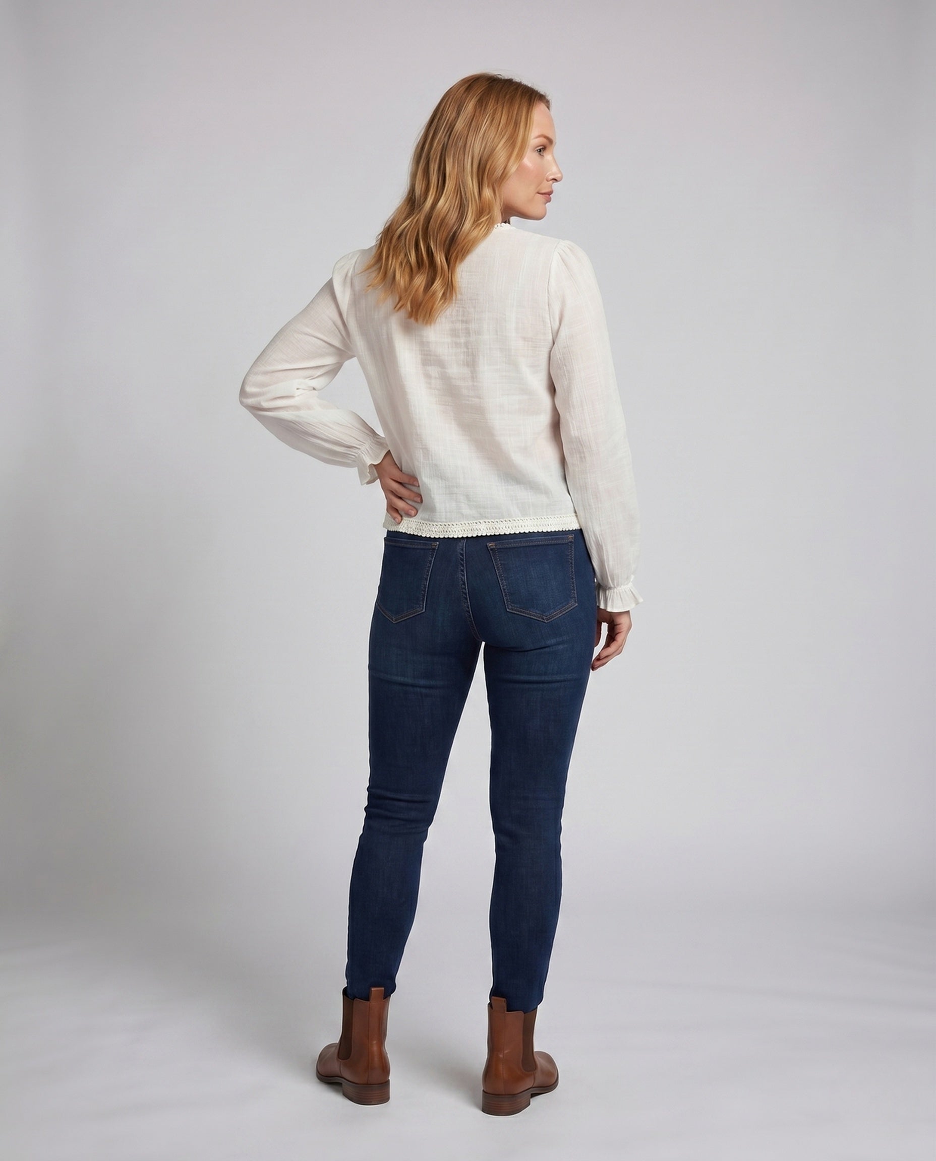Product 15645936615754 - back_view
