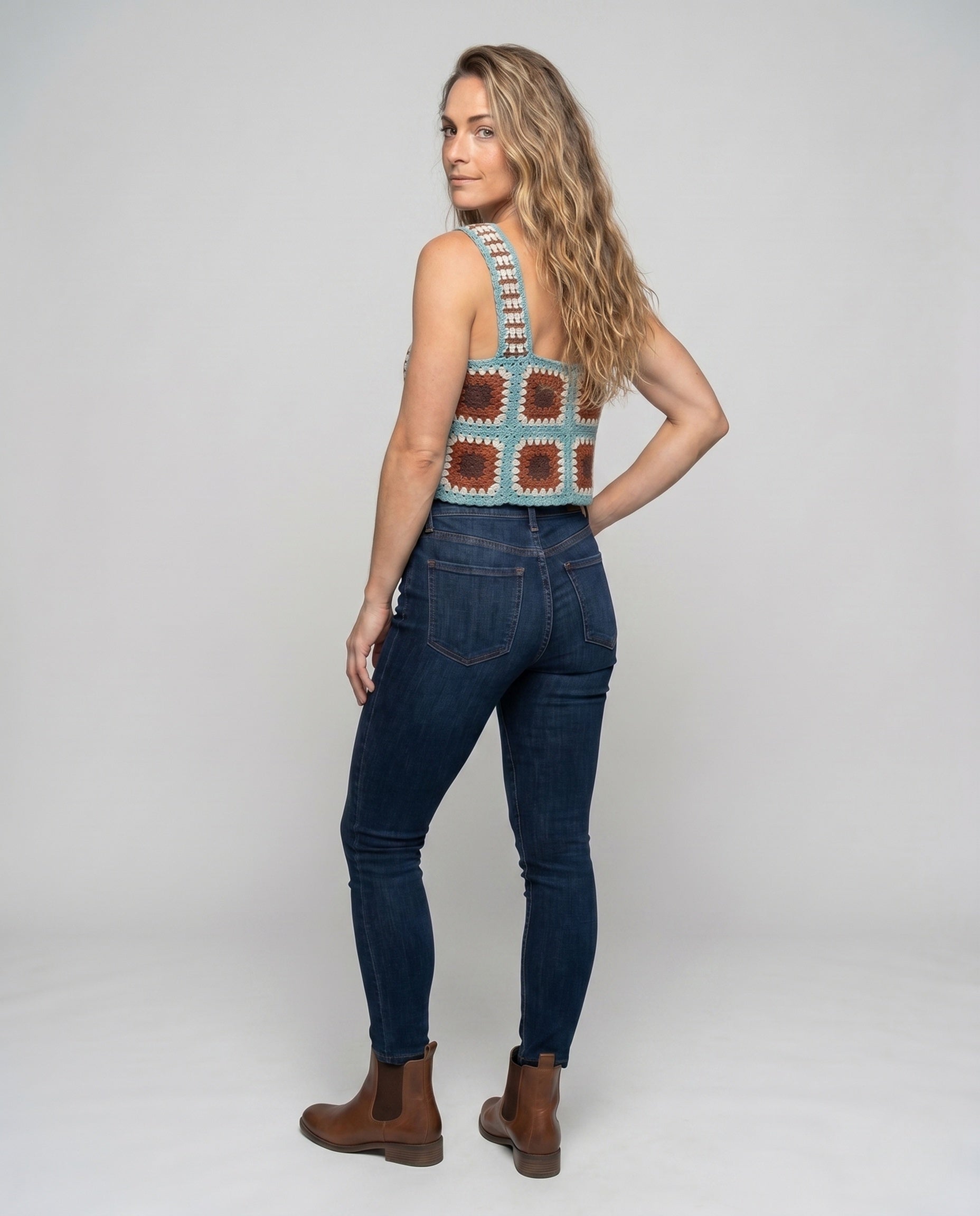 Product 15645939990858 - back_view