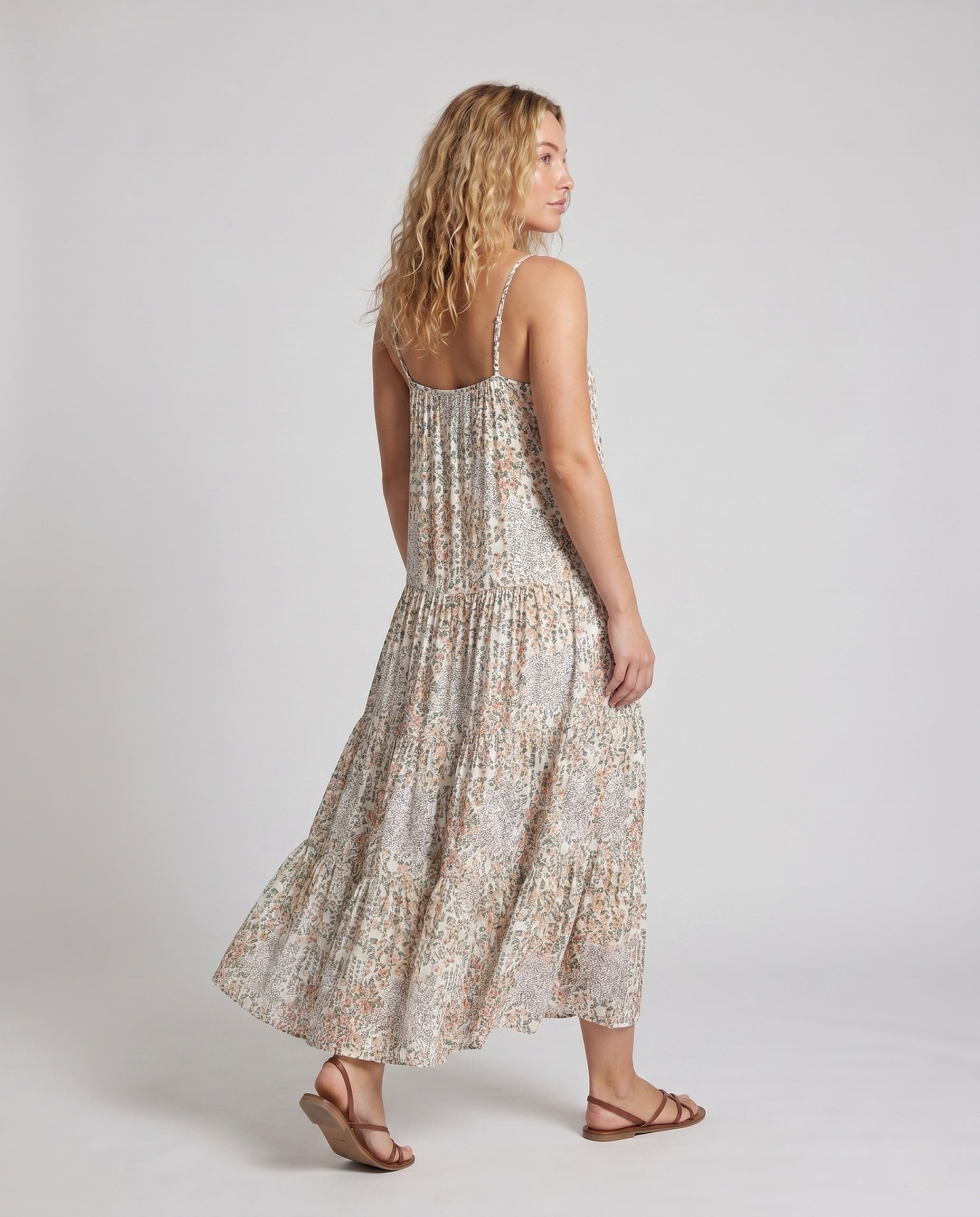 Product 15645944676682 - back_view