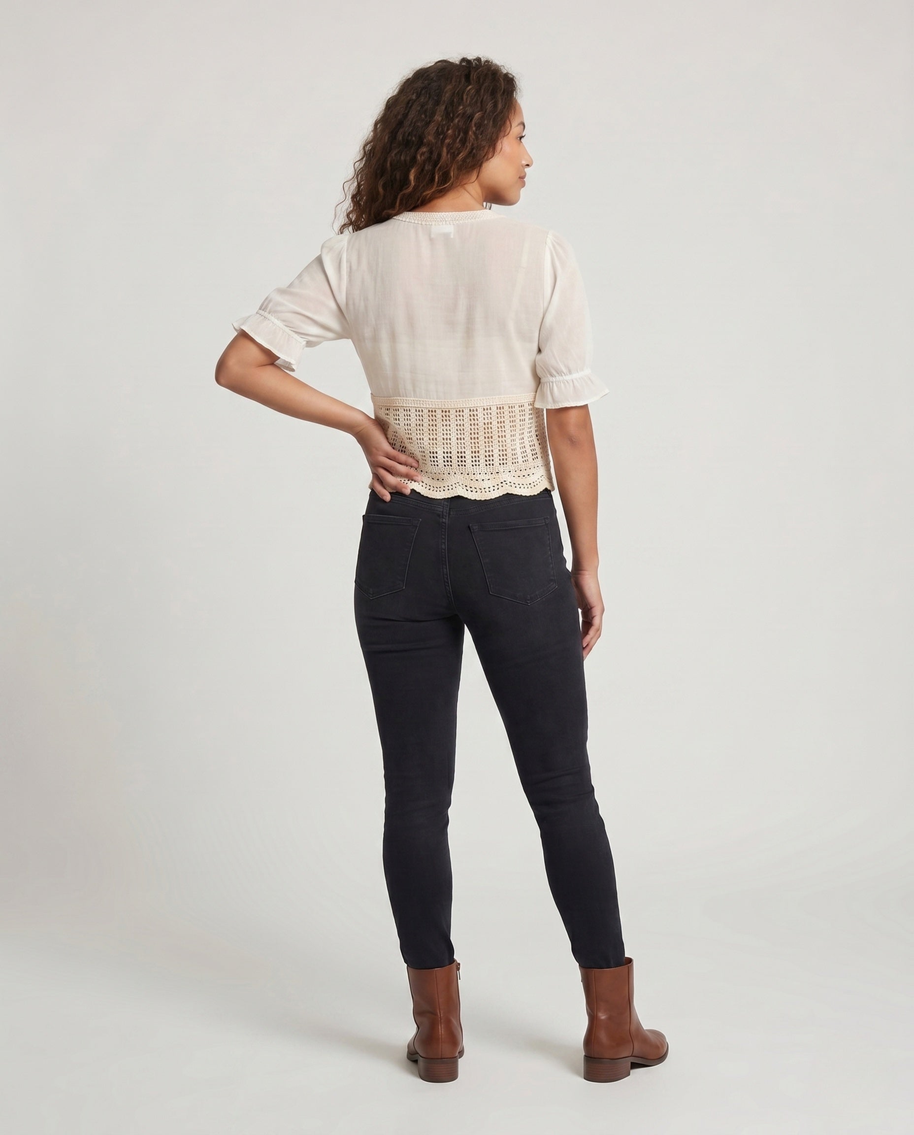 Product 15645947789642 - back_view