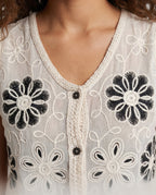 Product 15645948608842 - close_up_detail