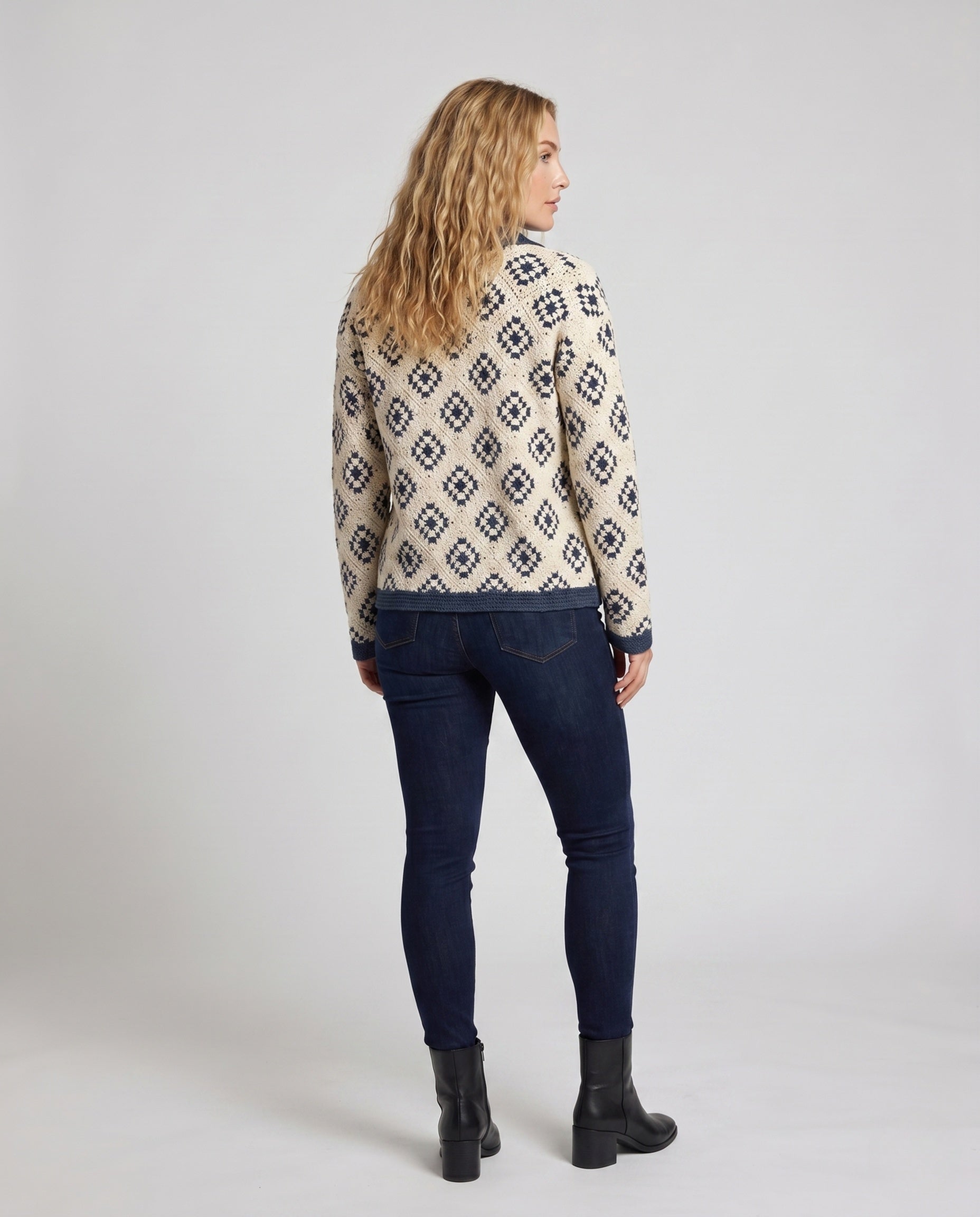 Product 15645949919562 - back_view