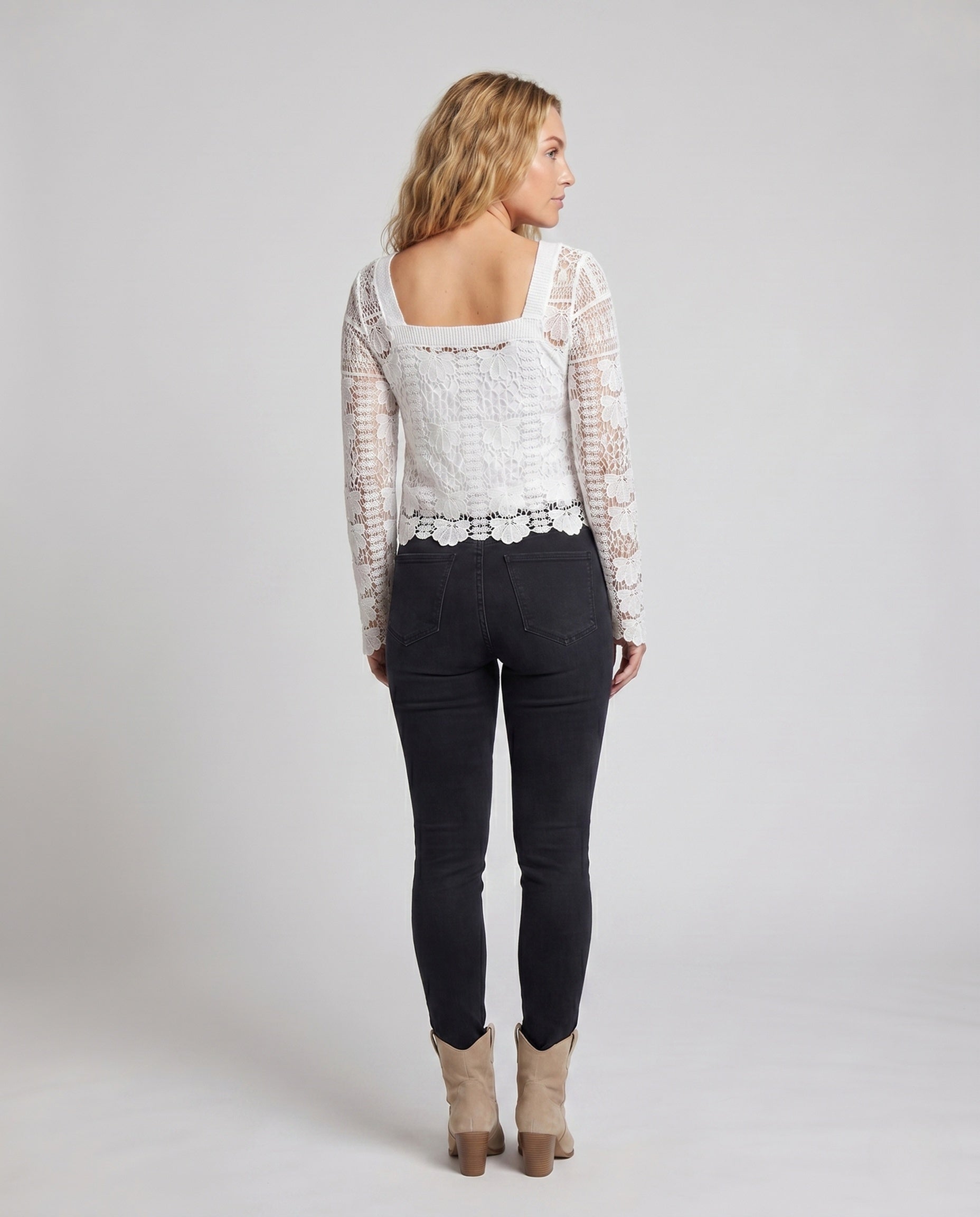 Product 15645949952330 - back_view
