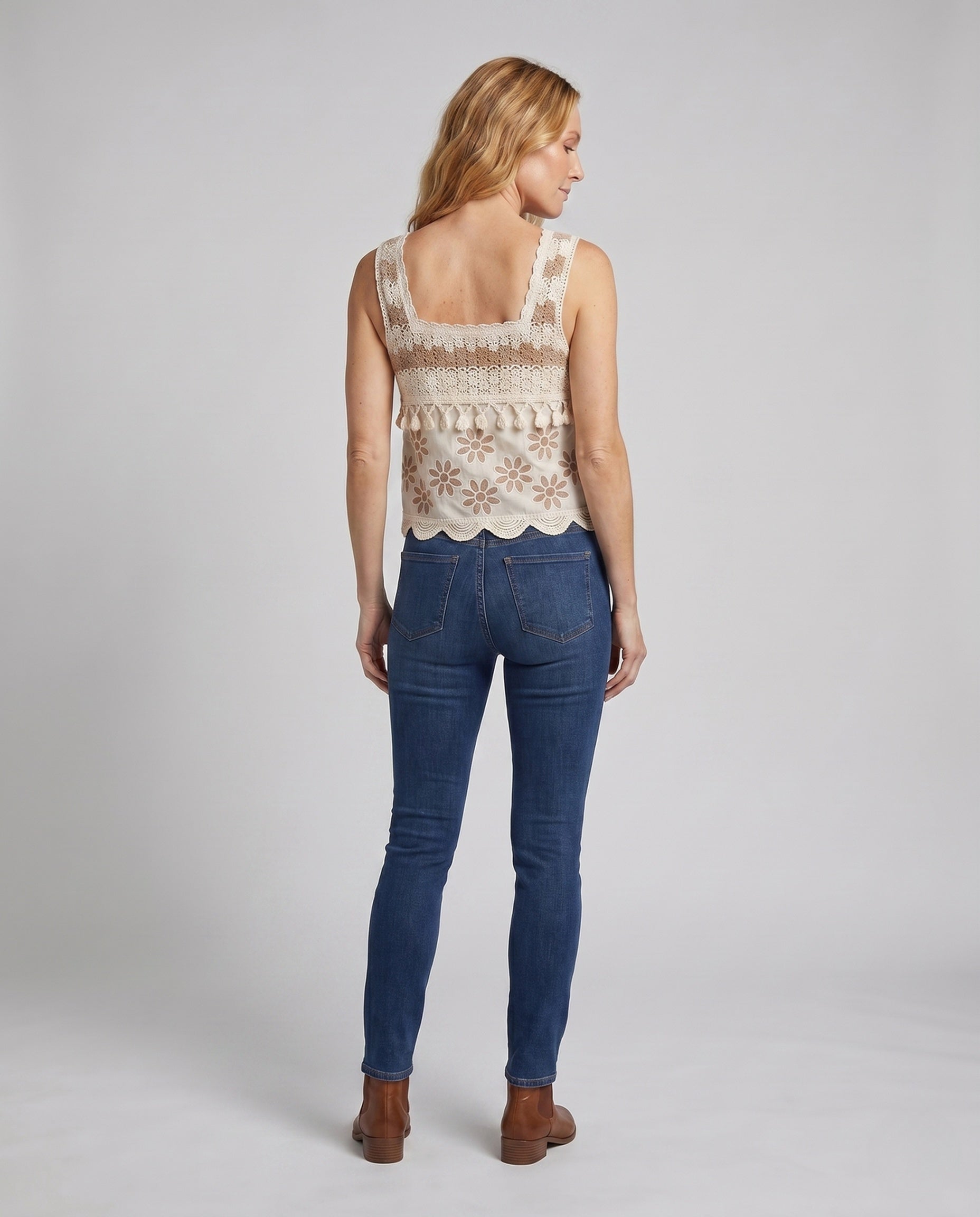 Product 15645951000906 - back_view