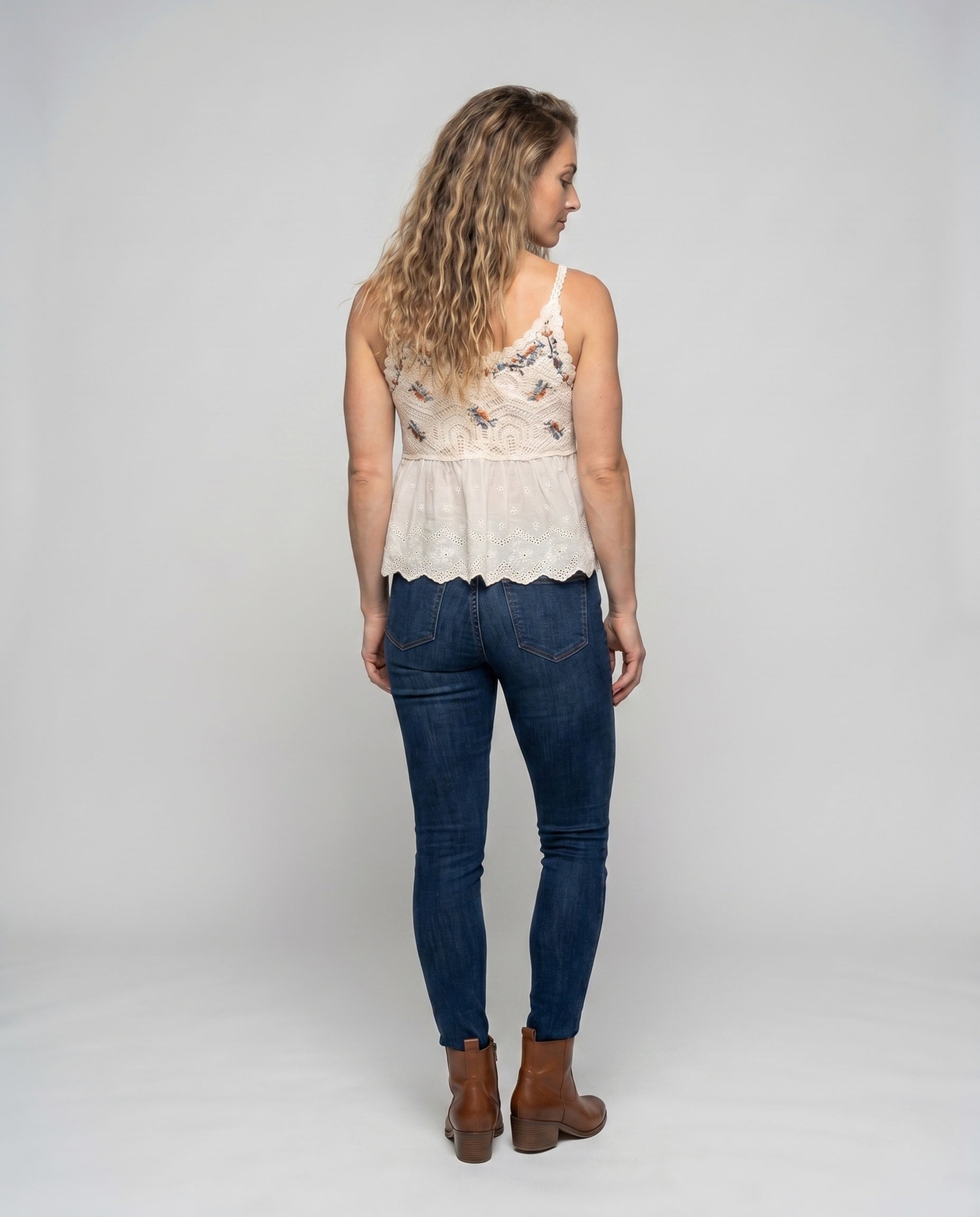 Product 15645952049482 - back_view