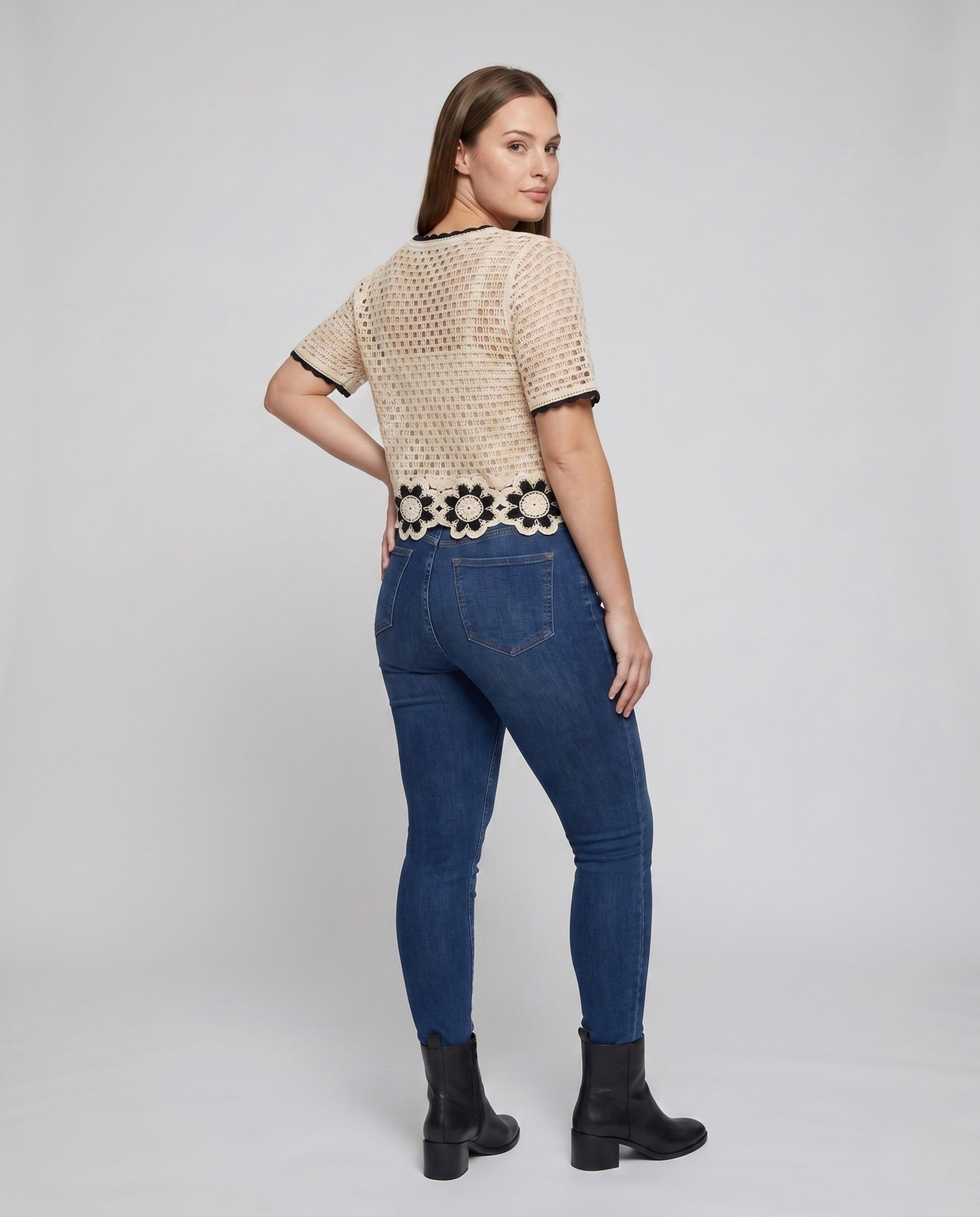 Product 15645952573770 - back_view