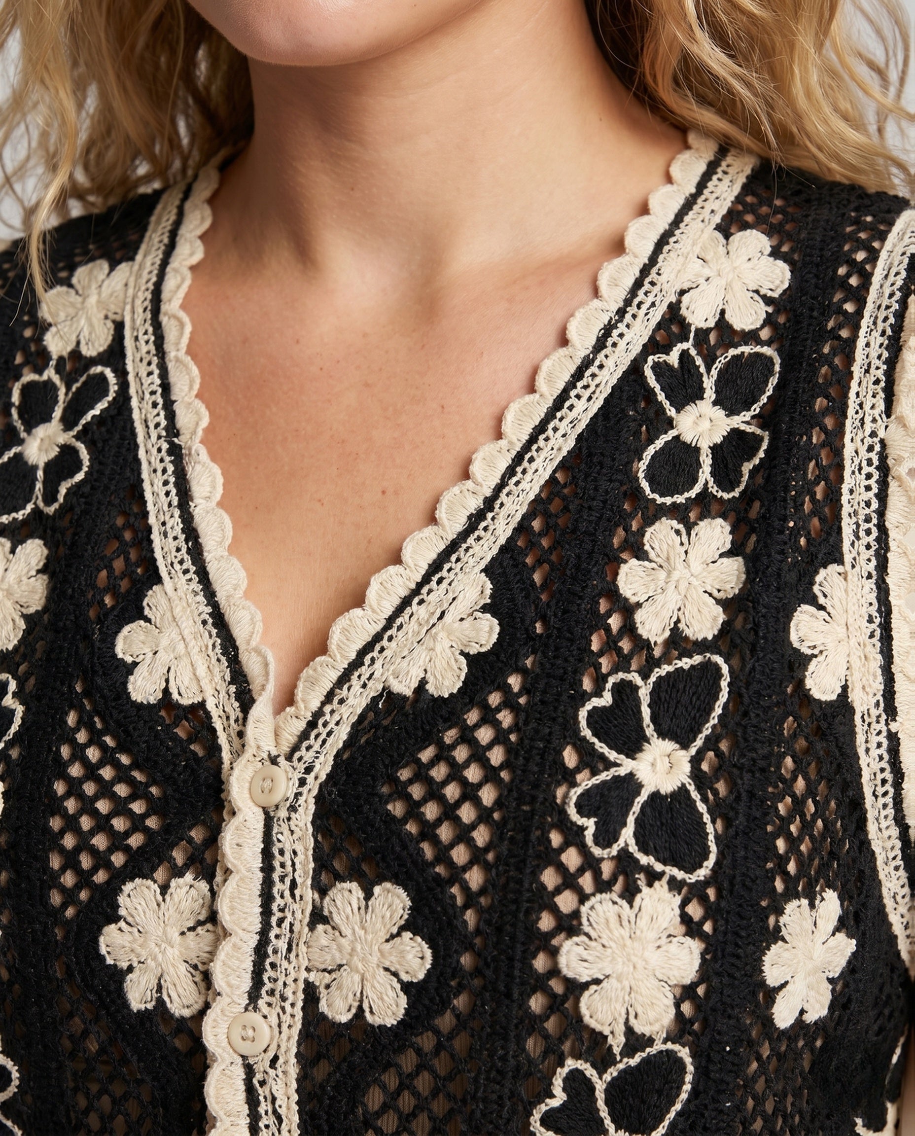 Product 15645957718346 - close_up_detail