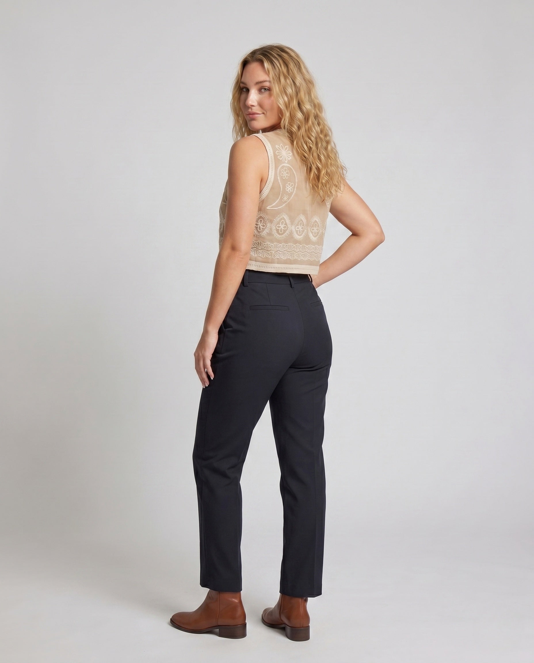 Product 15645958701386 - back_view