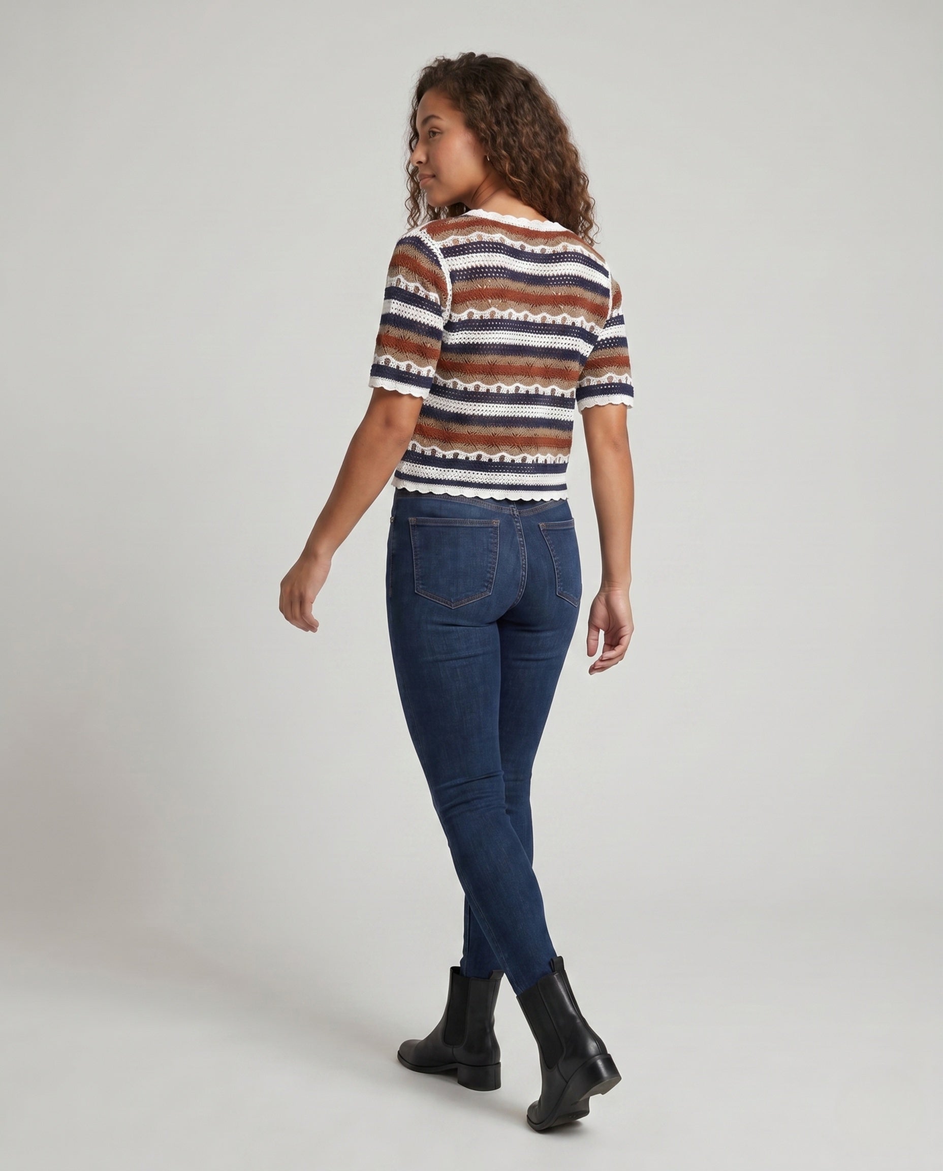 Product 15645960339786 - back_view