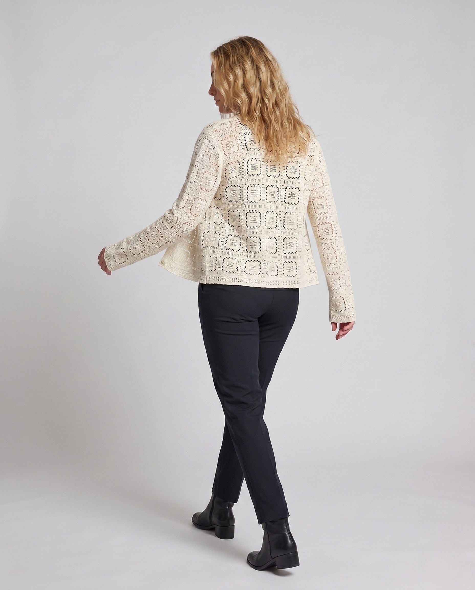 Product 15645963813194 - back_view