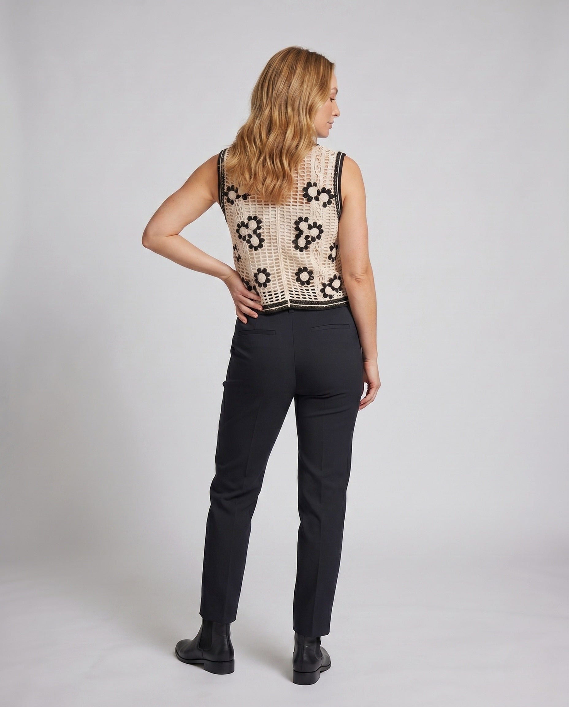 Product 15645966467402 - back_view