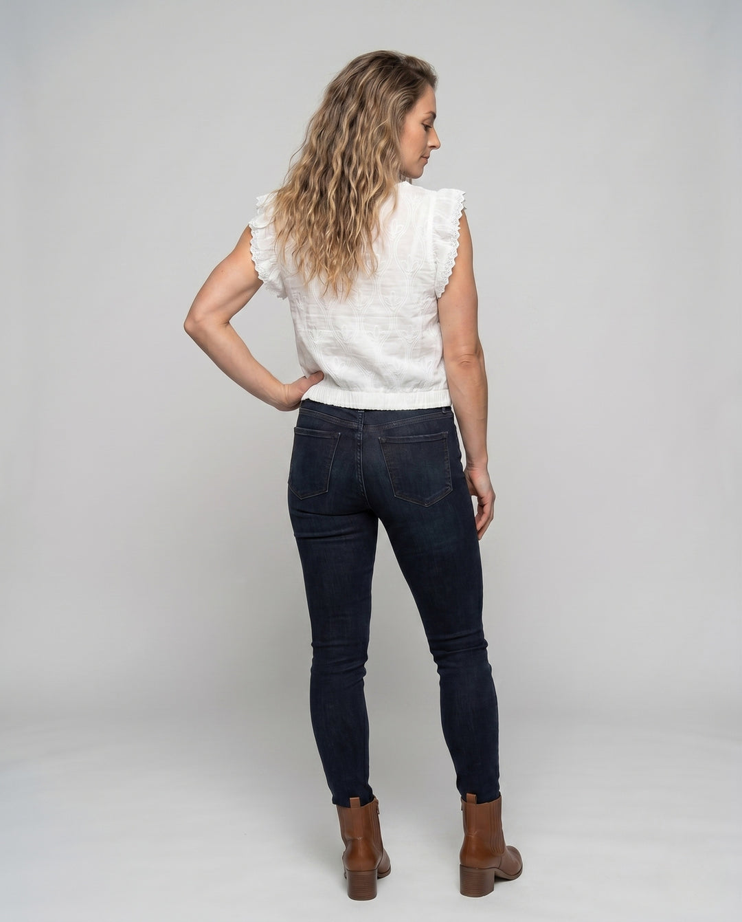 Product 15645967286602 - back_view