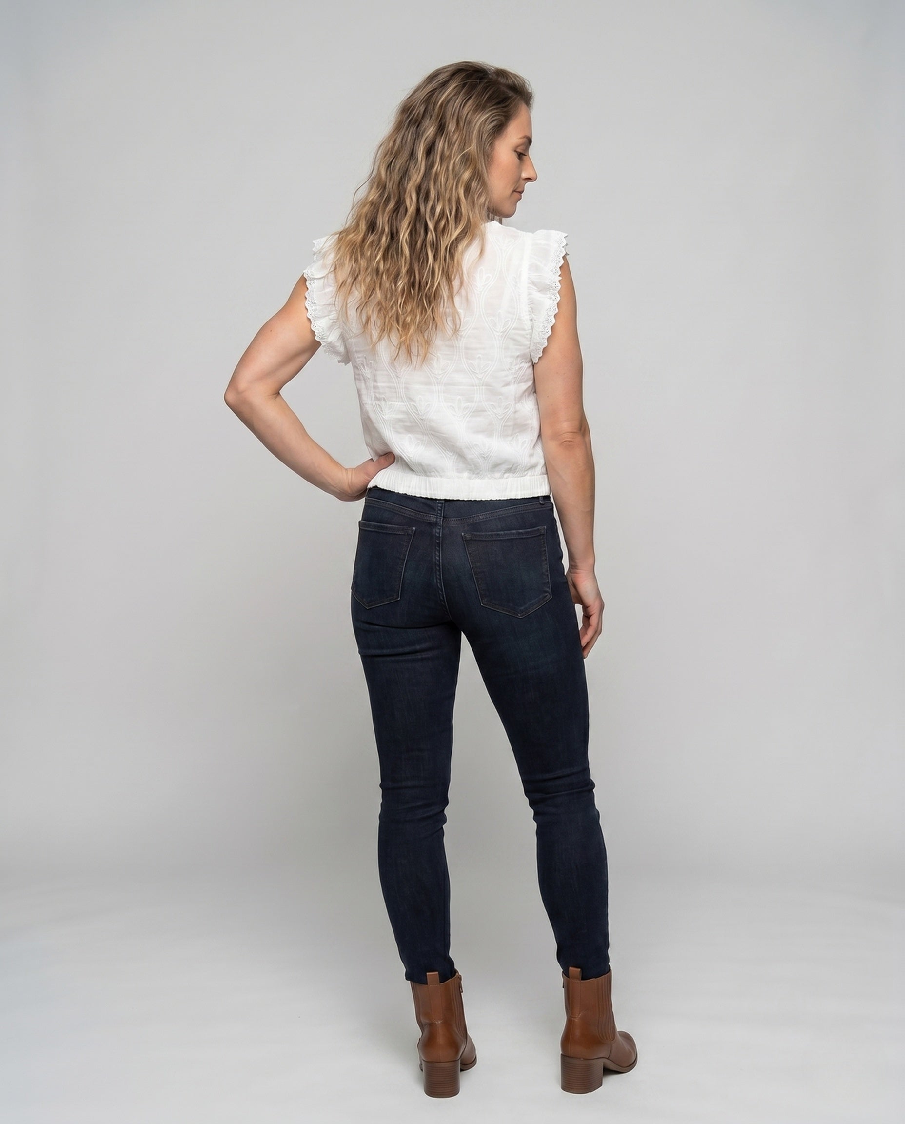 Product 15645967286602 - back_view