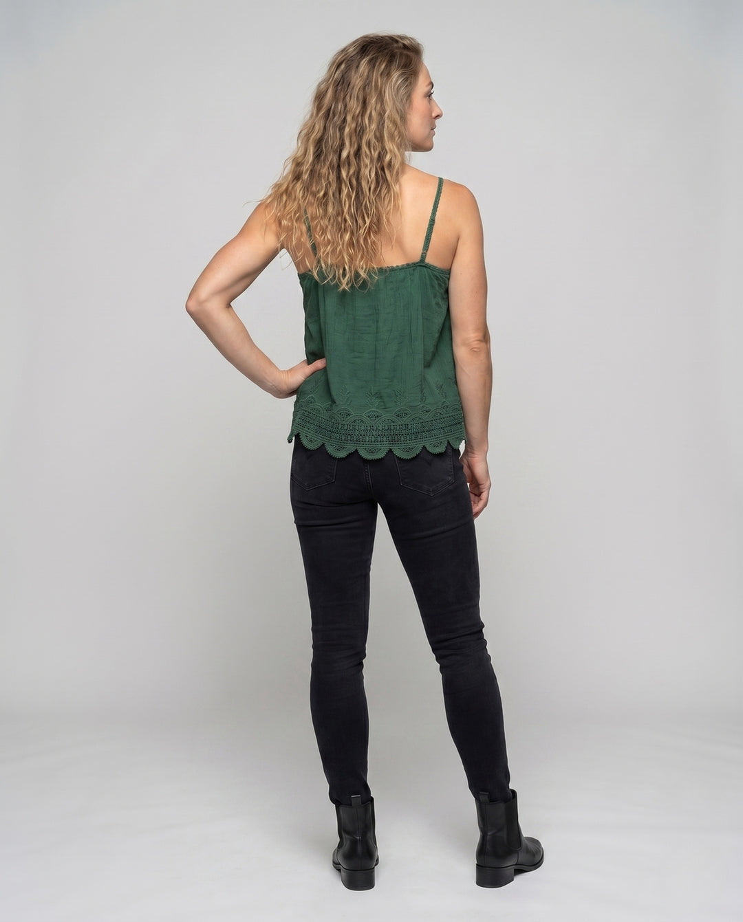 Product 15645967778122 - back_view