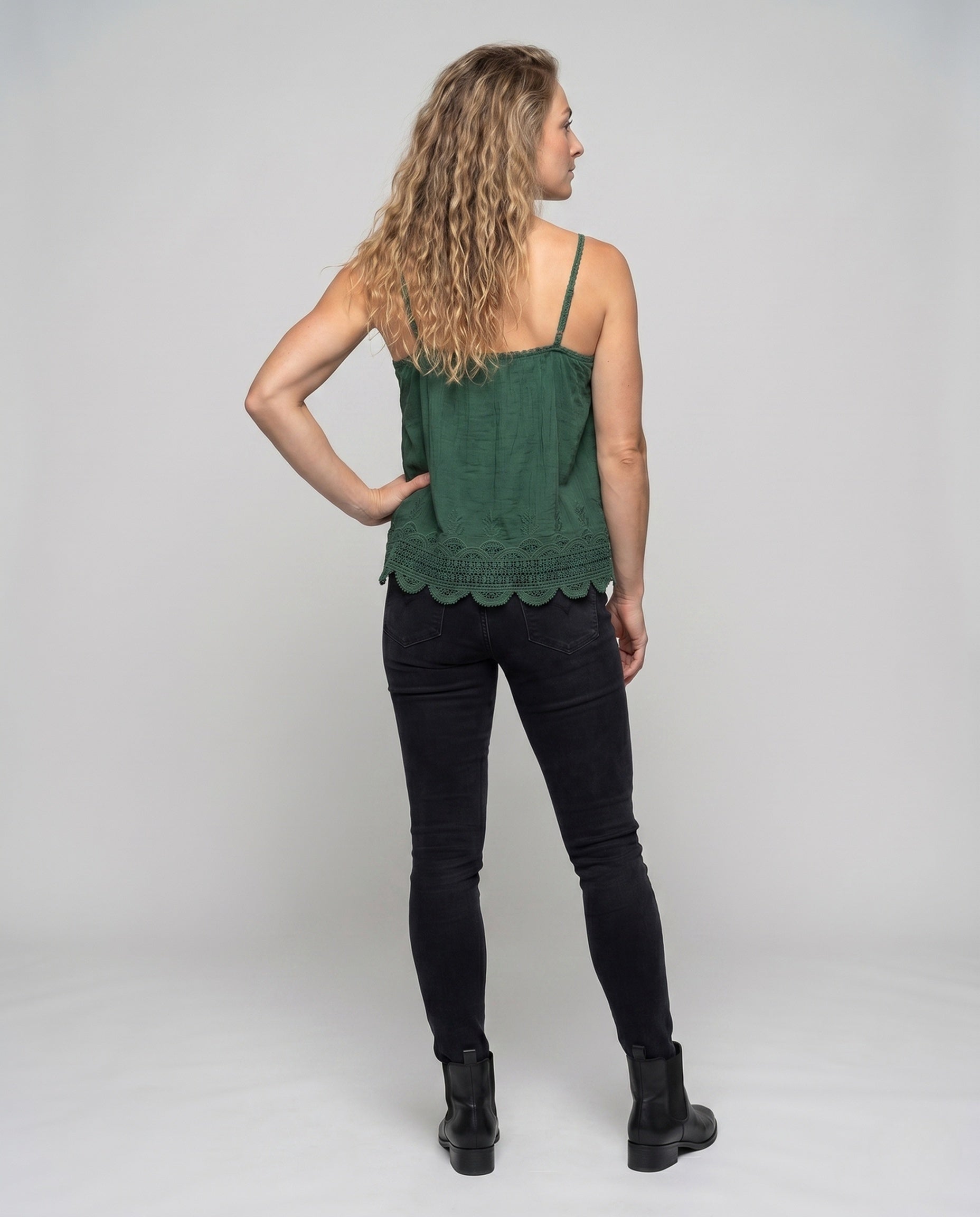 Product 15645967778122 - back_view