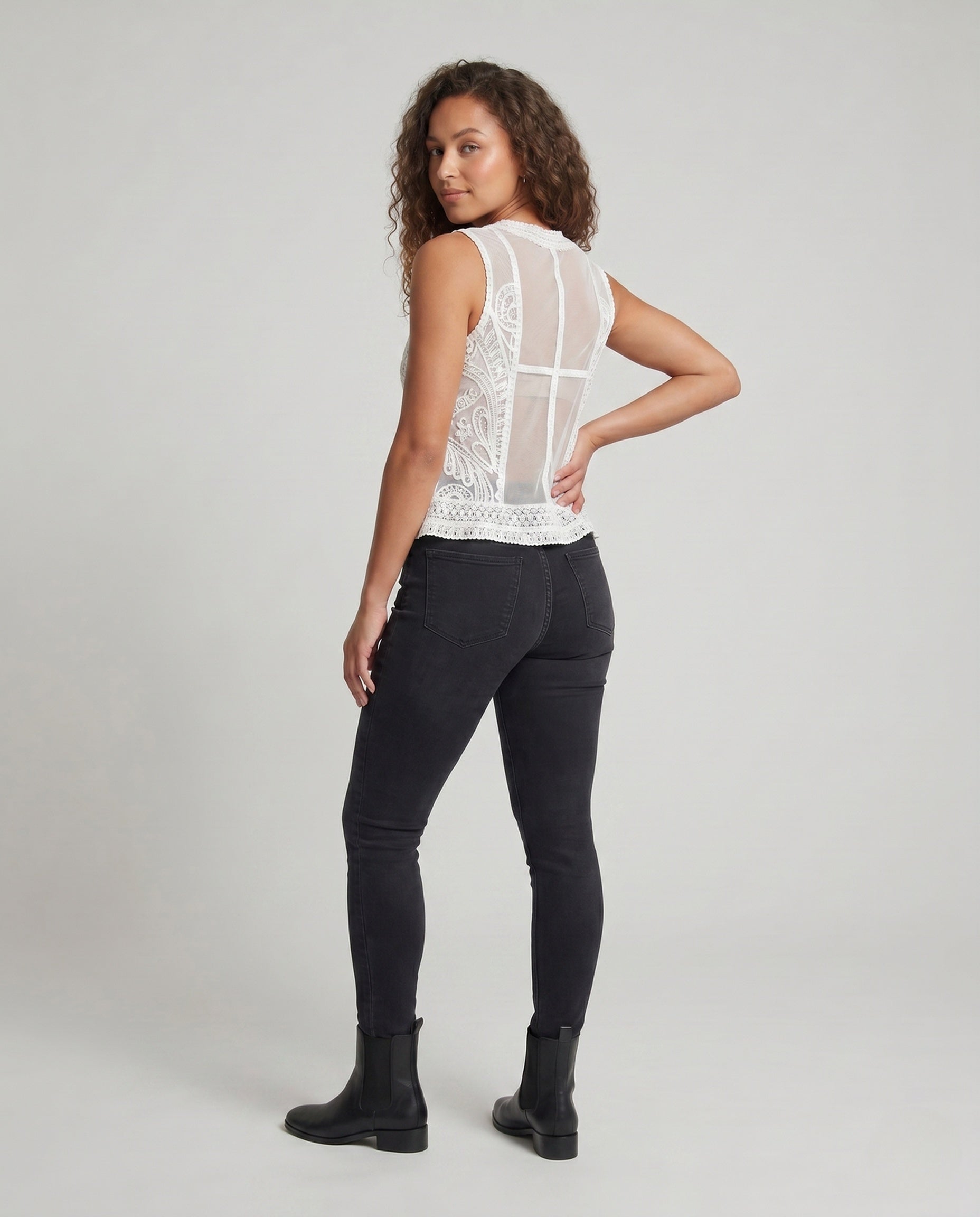 Product 15645968171338 - back_view