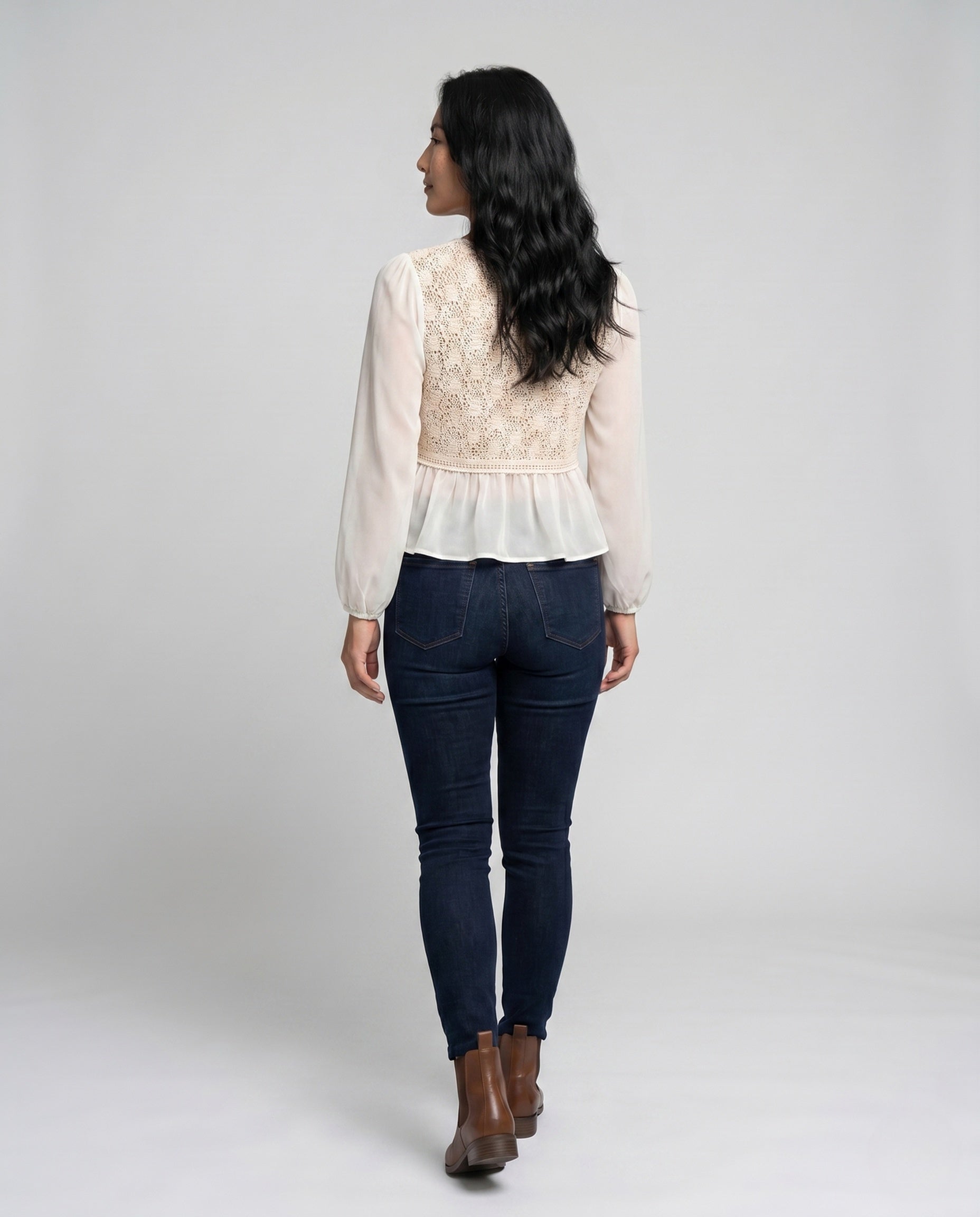 Damen romantische Häkelbluse mit floralen Verzierungen und Knopfleiste R&B