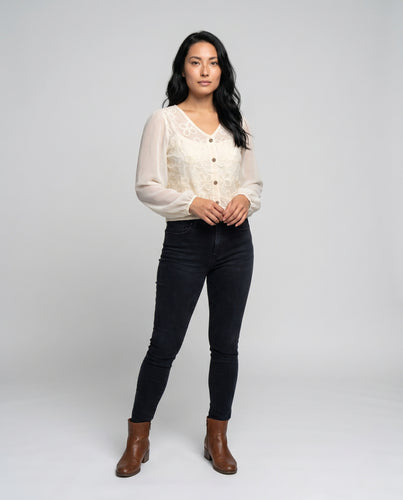 Damen romantische Häkelbluse mit transparenten Ärmeln und fransigem Saum R&B