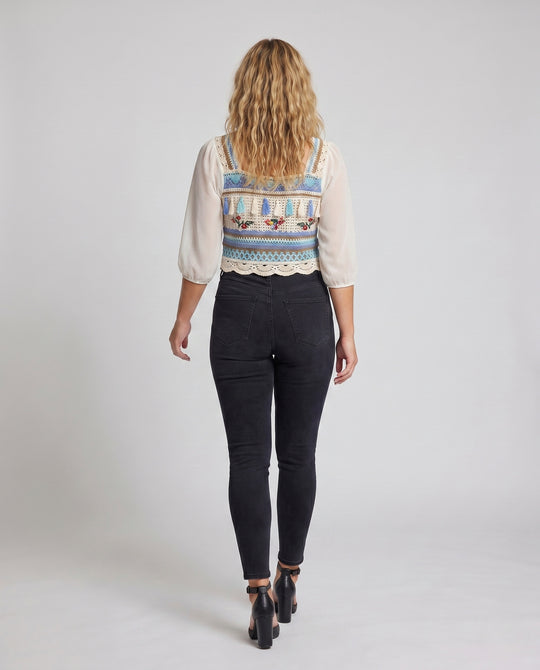 Product 15645968728394 - back_view