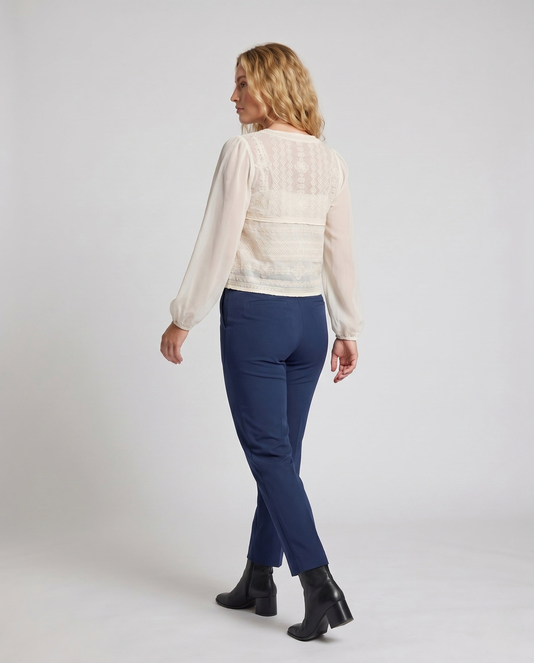 Product 15645968793930 - back_view