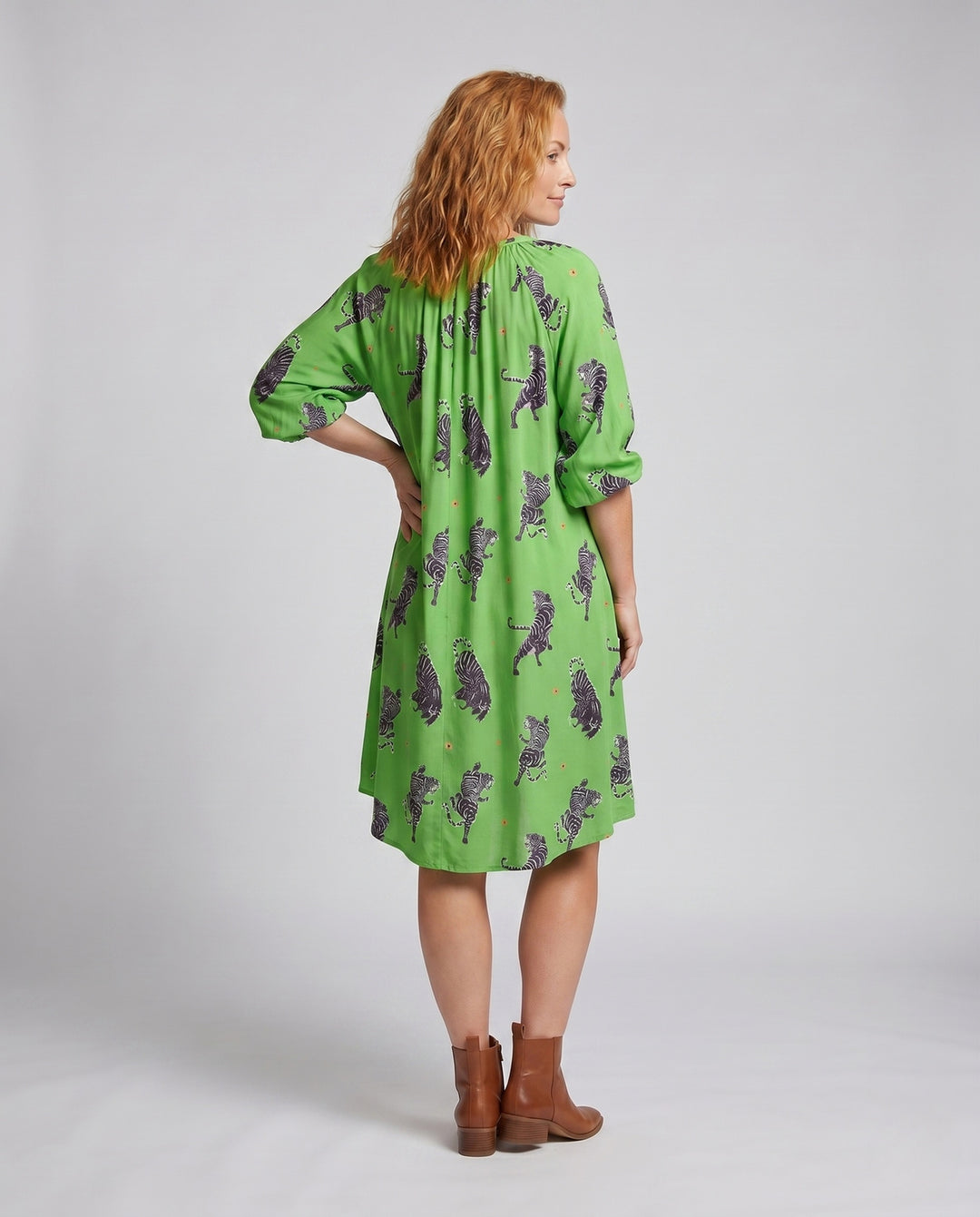 Product 15646797463882 - back_view