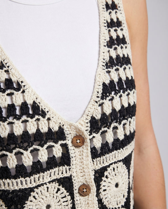 Product 15646870372682 - close_up_detail