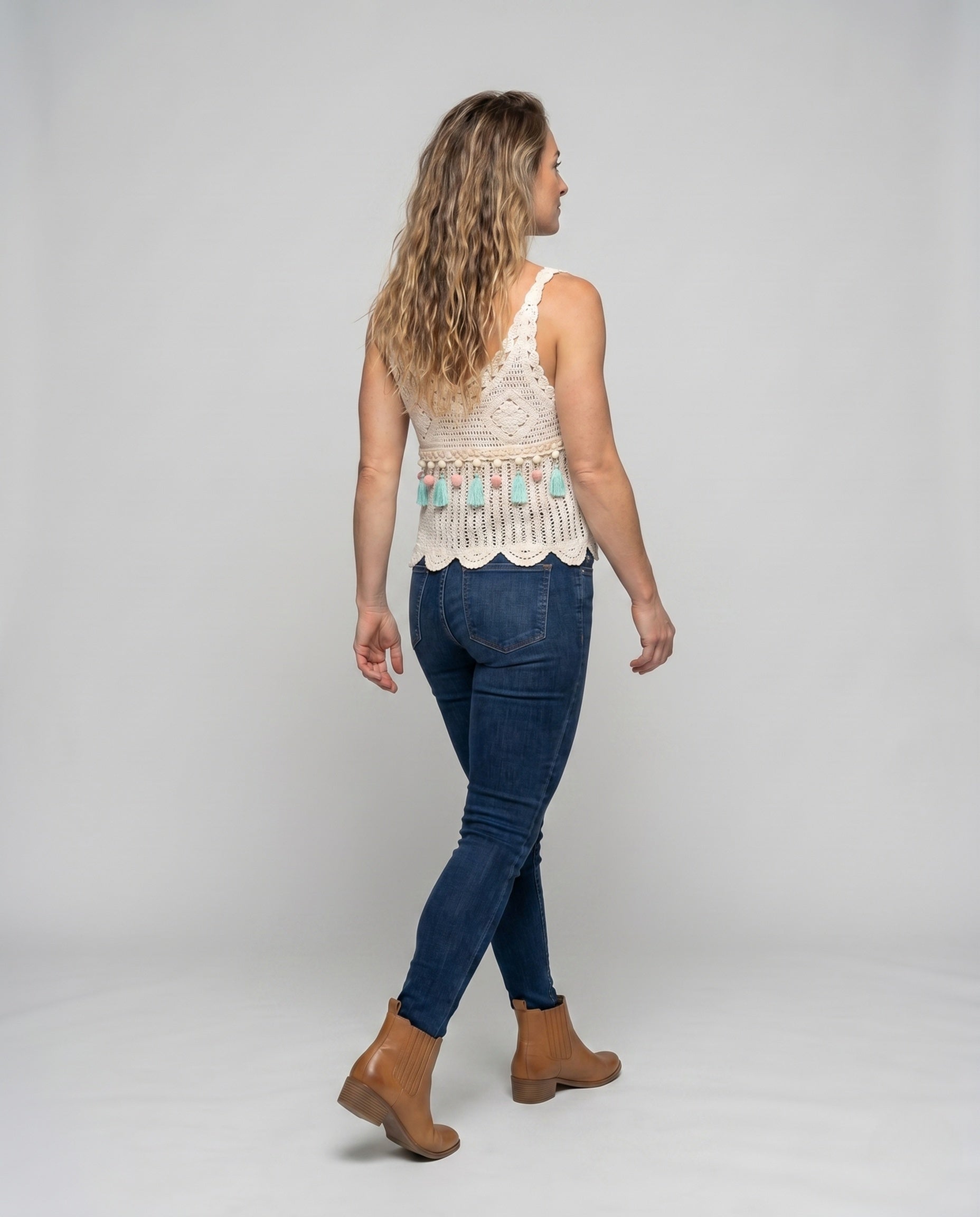 Product 15646871683402 - back_view