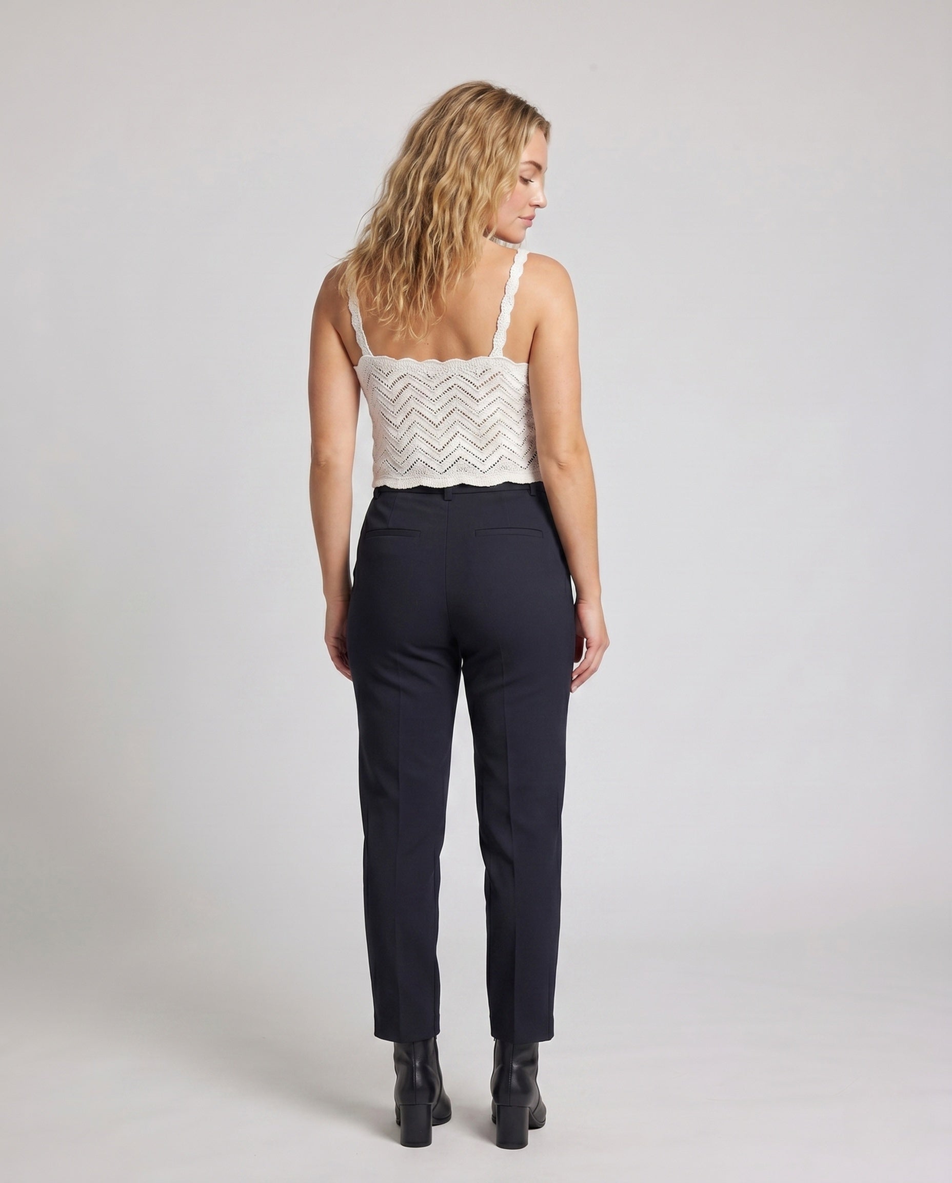 Product 15646872174922 - back_view